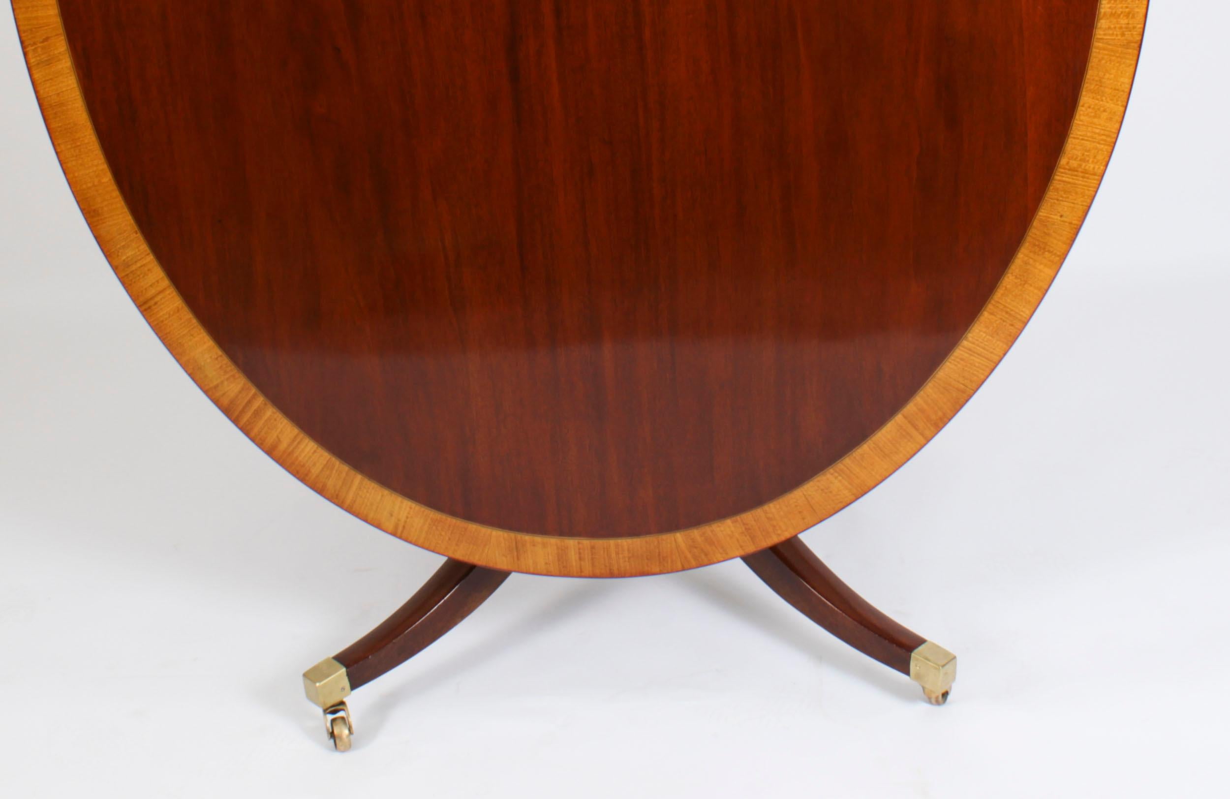 Antique Oval Mahogany Tilt Top Dining Table, Early 20th Century For Sale 1