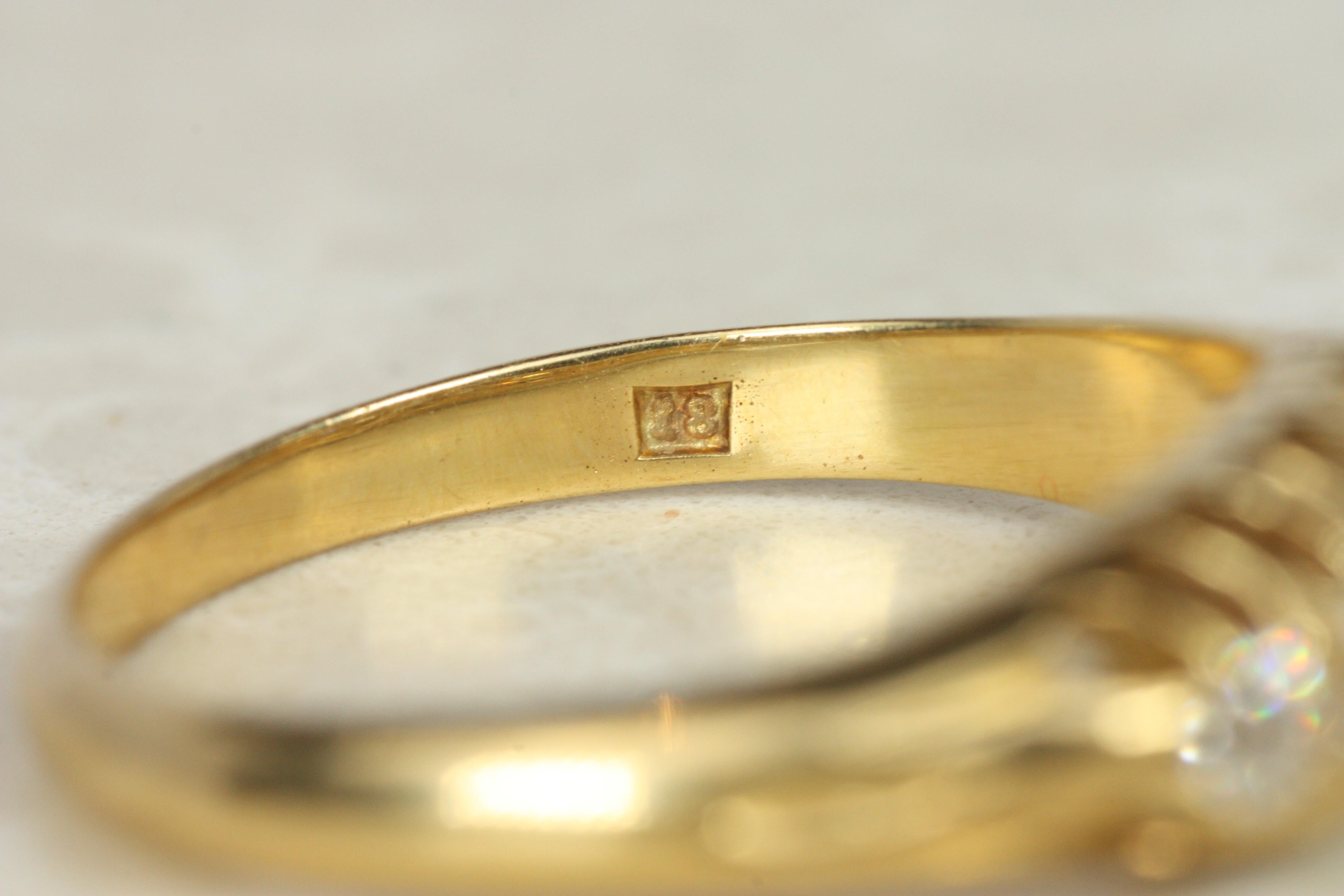 Antique 5-Stone Old Mine Cut Diamond 18K Yellow Gold Wedding Band For Sale 5