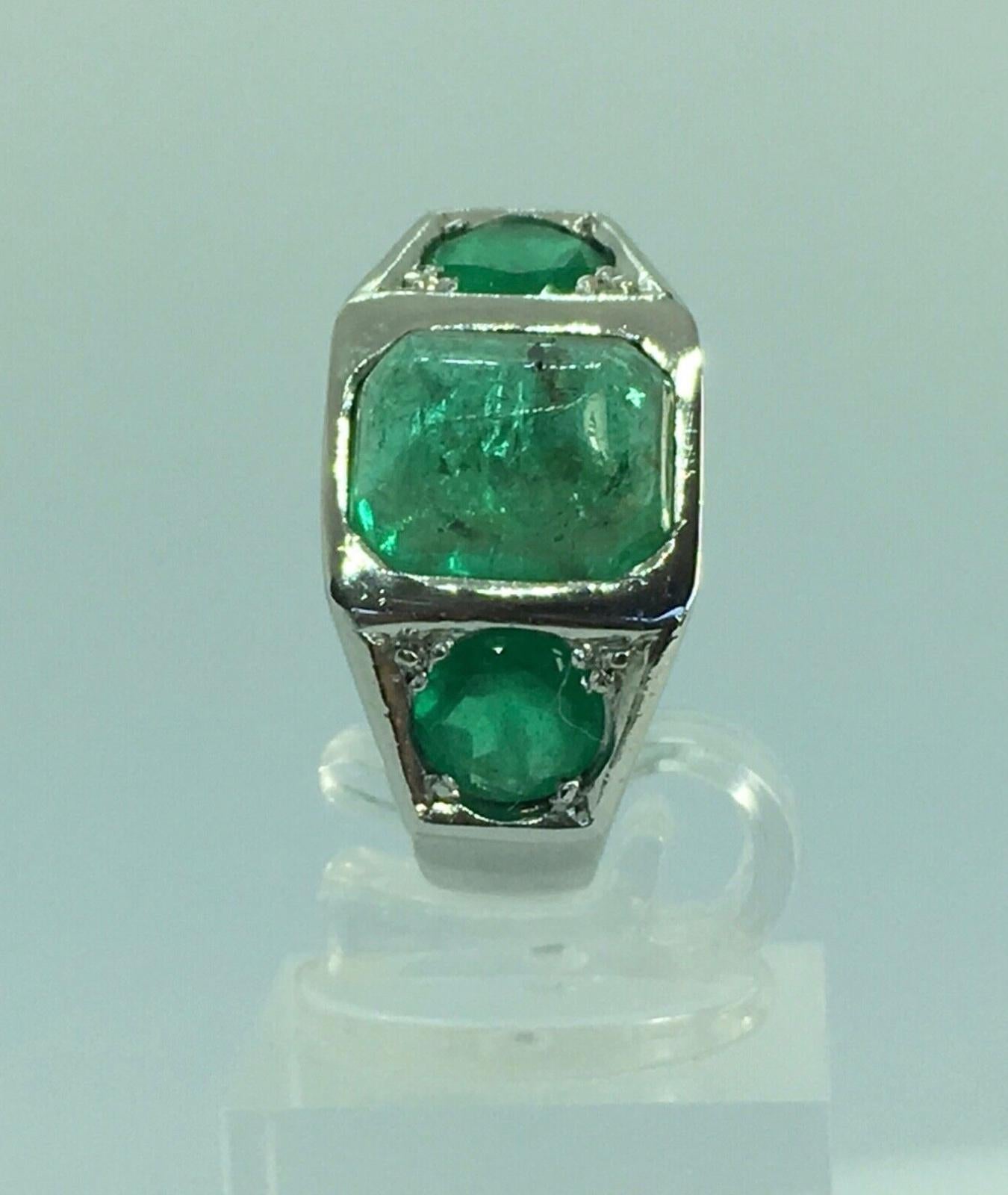 Antique 5.00 Carat Natural Emerald Solid Platinum Ring For Sale 3