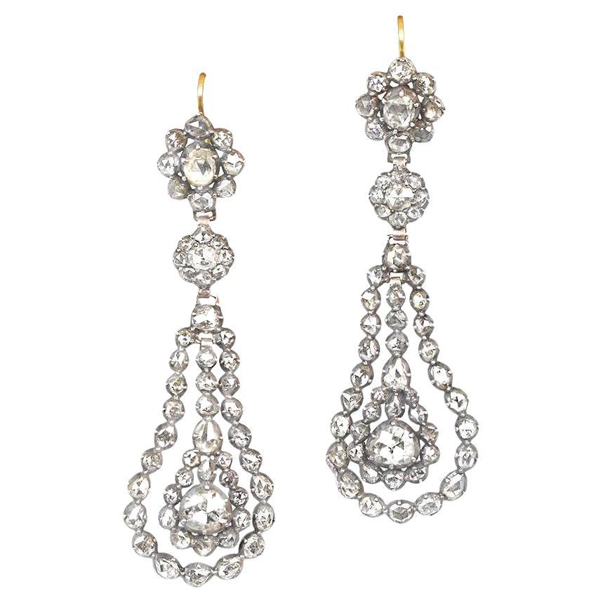 Boucles d'oreilles chandelier en argent et or avec diamants taillés en rose et en forme de poire de 5,00 ct.