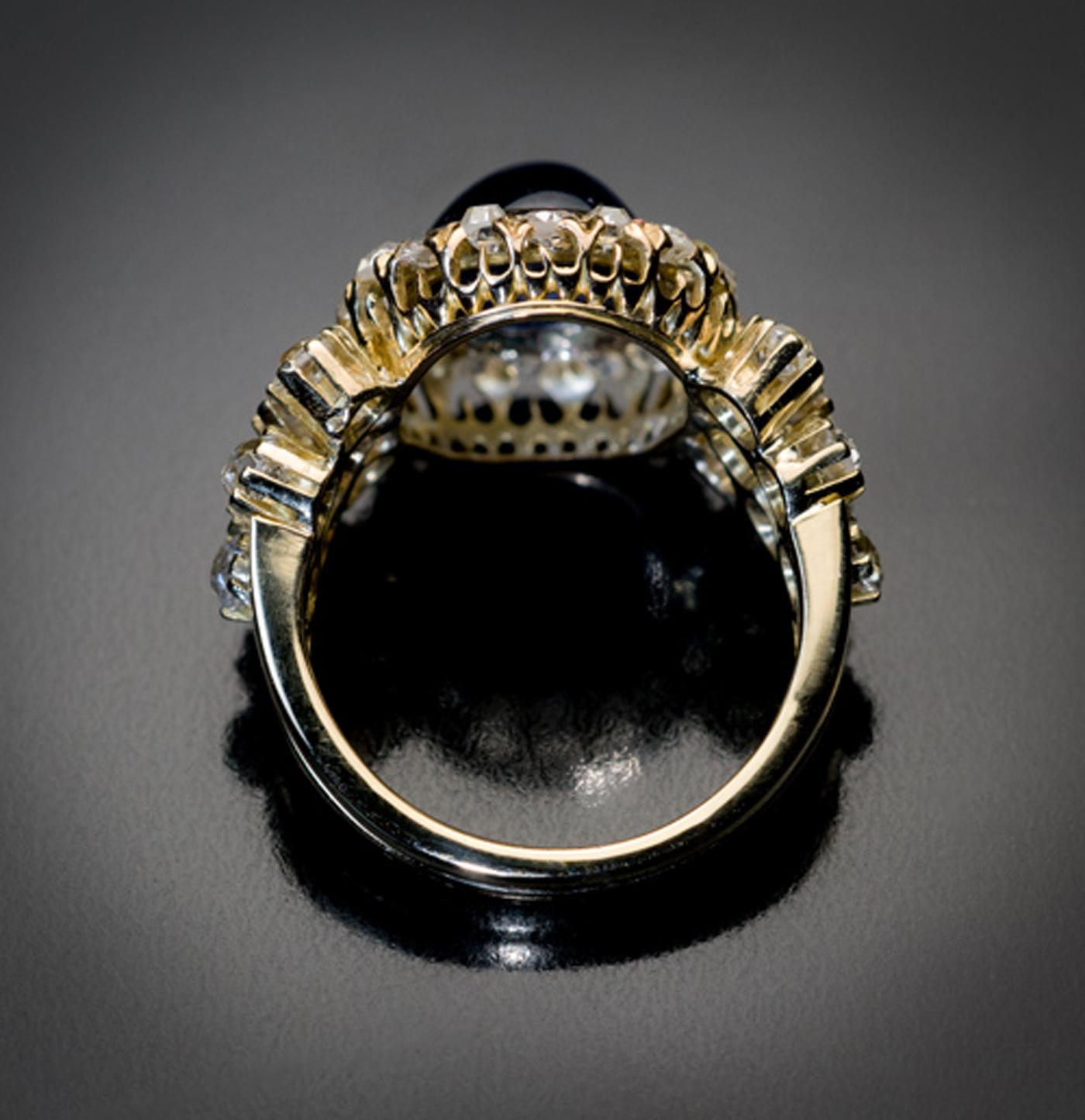 Women's Antique 5.37 Carat Cabochon Sapphire 2.60 Carat Diamond Gold Cluster Ring