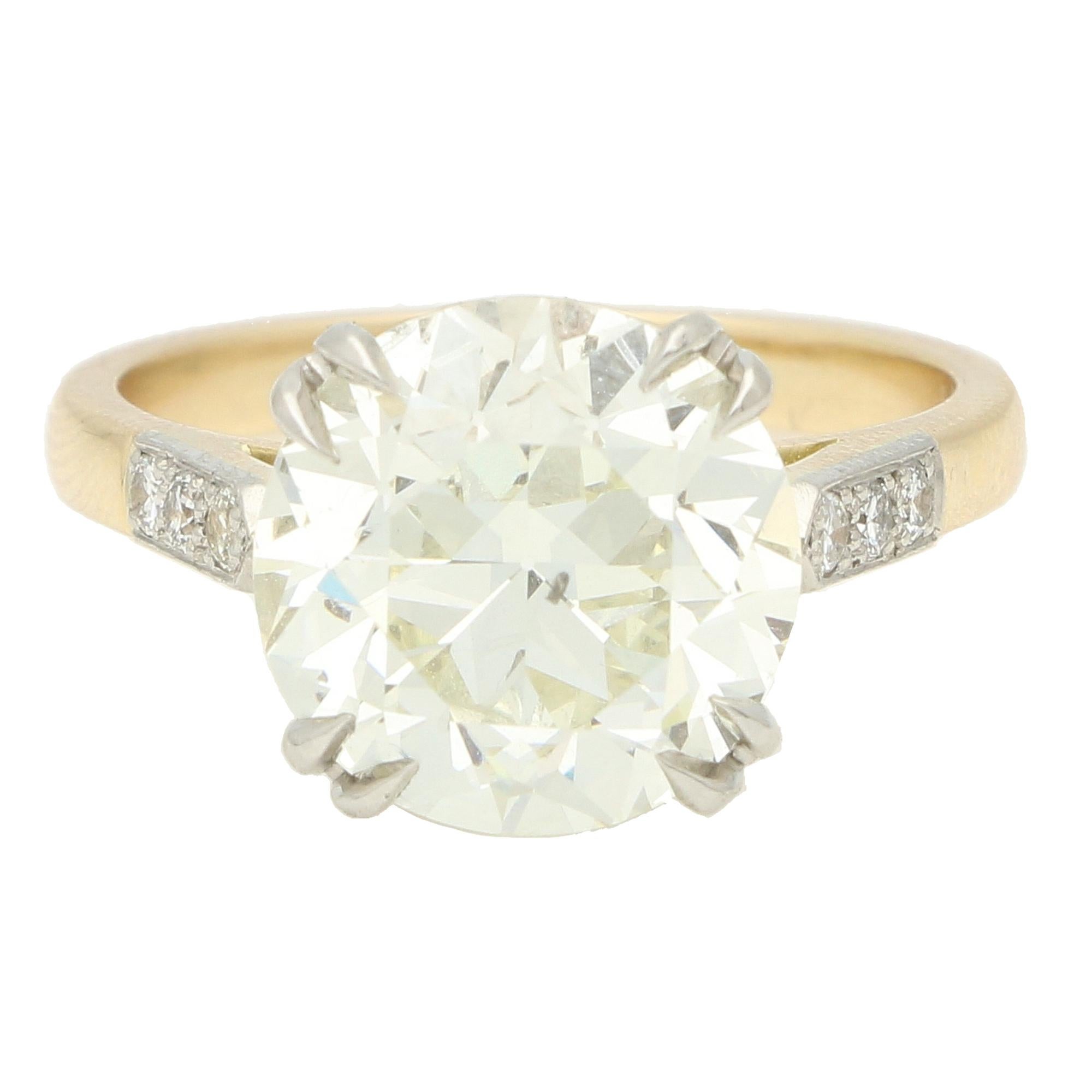 Moderne Bague solitaire en or 18k et platine avec diamant taille ancienne de 5,50ct en vente