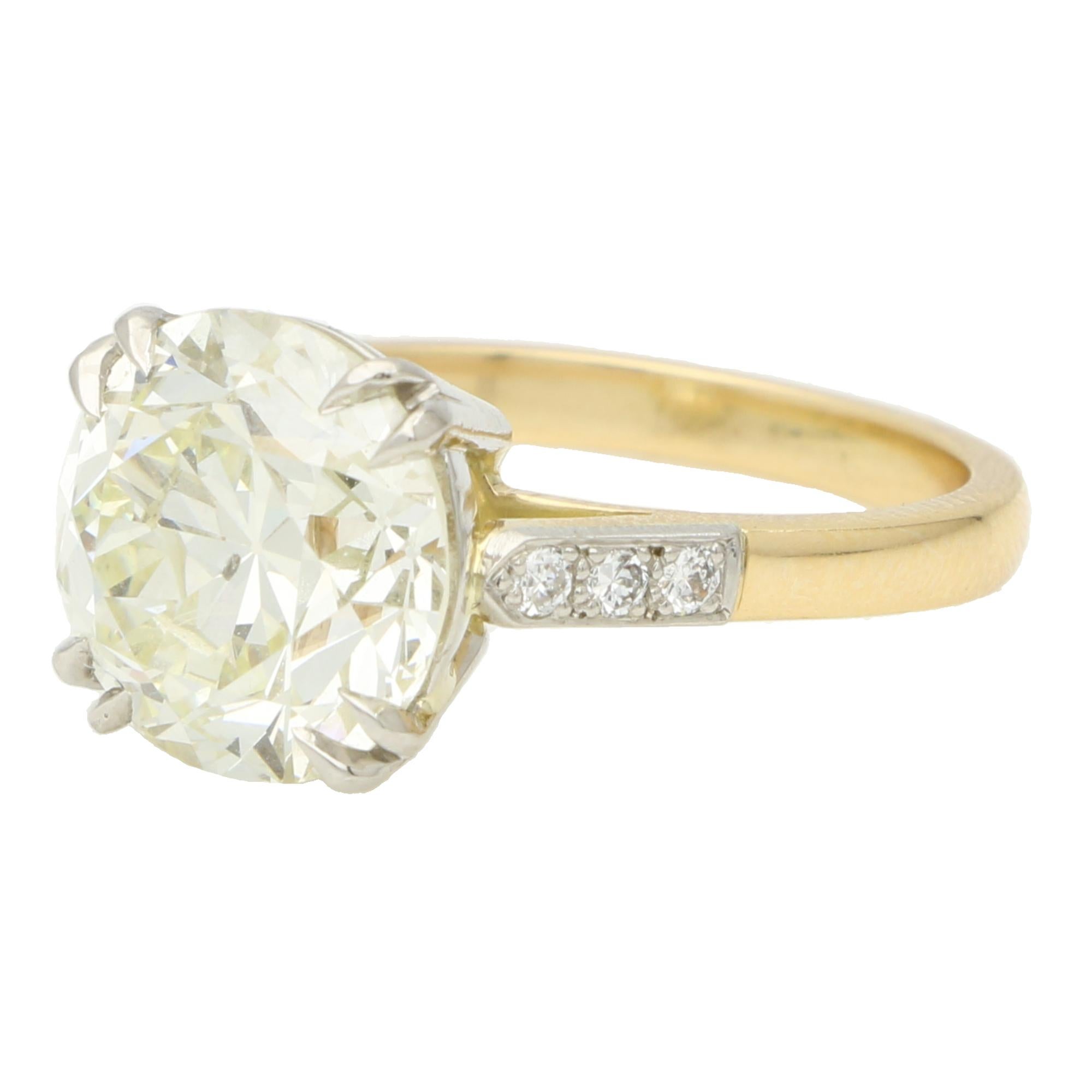 Taille vieille mine Bague solitaire en or 18k et platine avec diamant taille ancienne de 5,50ct en vente