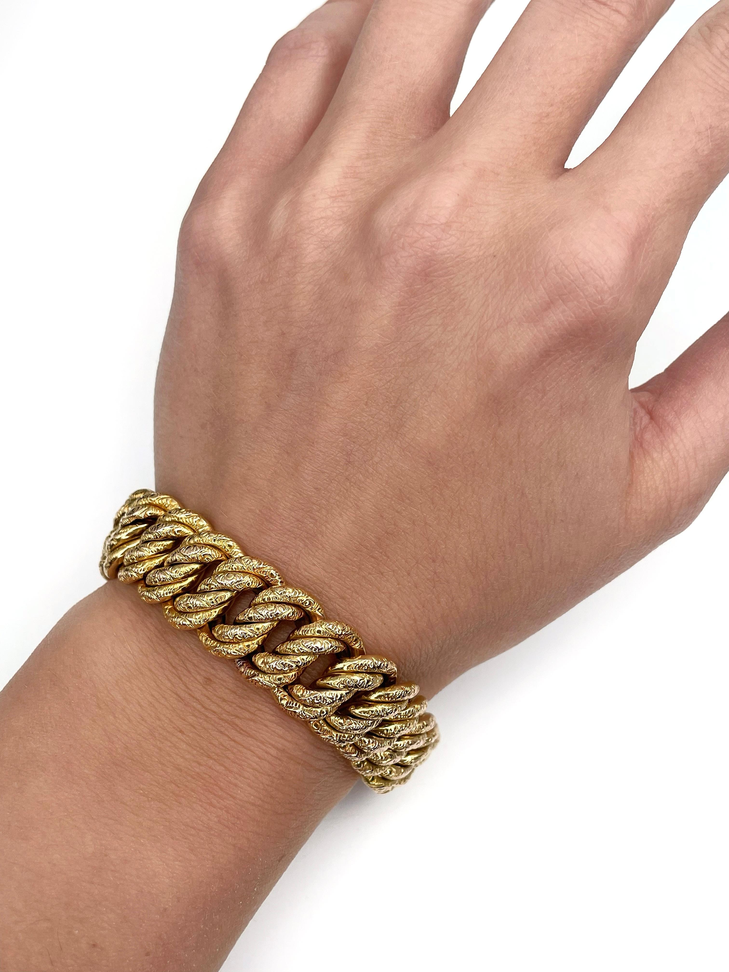 It is a beautiful antique chain link bracelet crafted in 56 hallmark slightly yellow gold. Circa 1880. It has a good closure with a safety chain.

Hallmarks can be seen in photos. 

Weight: 33.02g
Length: 19.5cm
Width: 1.5cm

———

If you have any