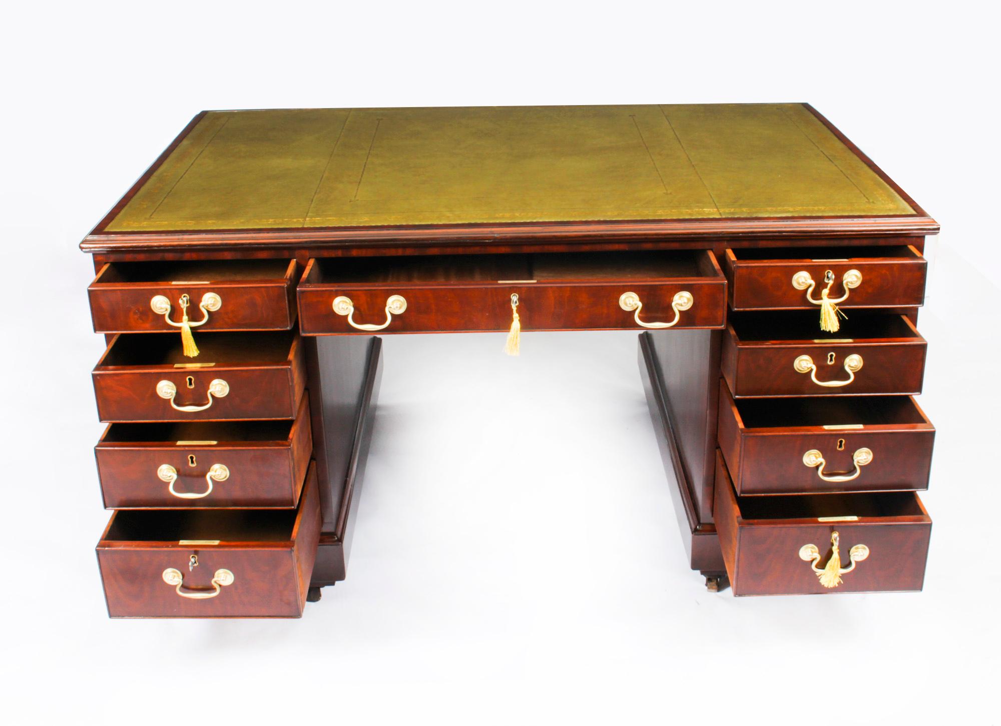 Antique George III Mahogany Pedestal Partners Desk 19th Century 4