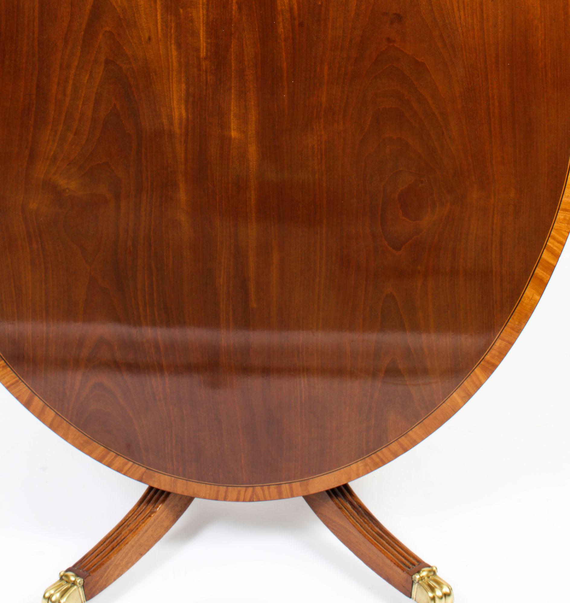 Antique Oval Regency Flame Mahogany Dining Table 19th C For Sale 5