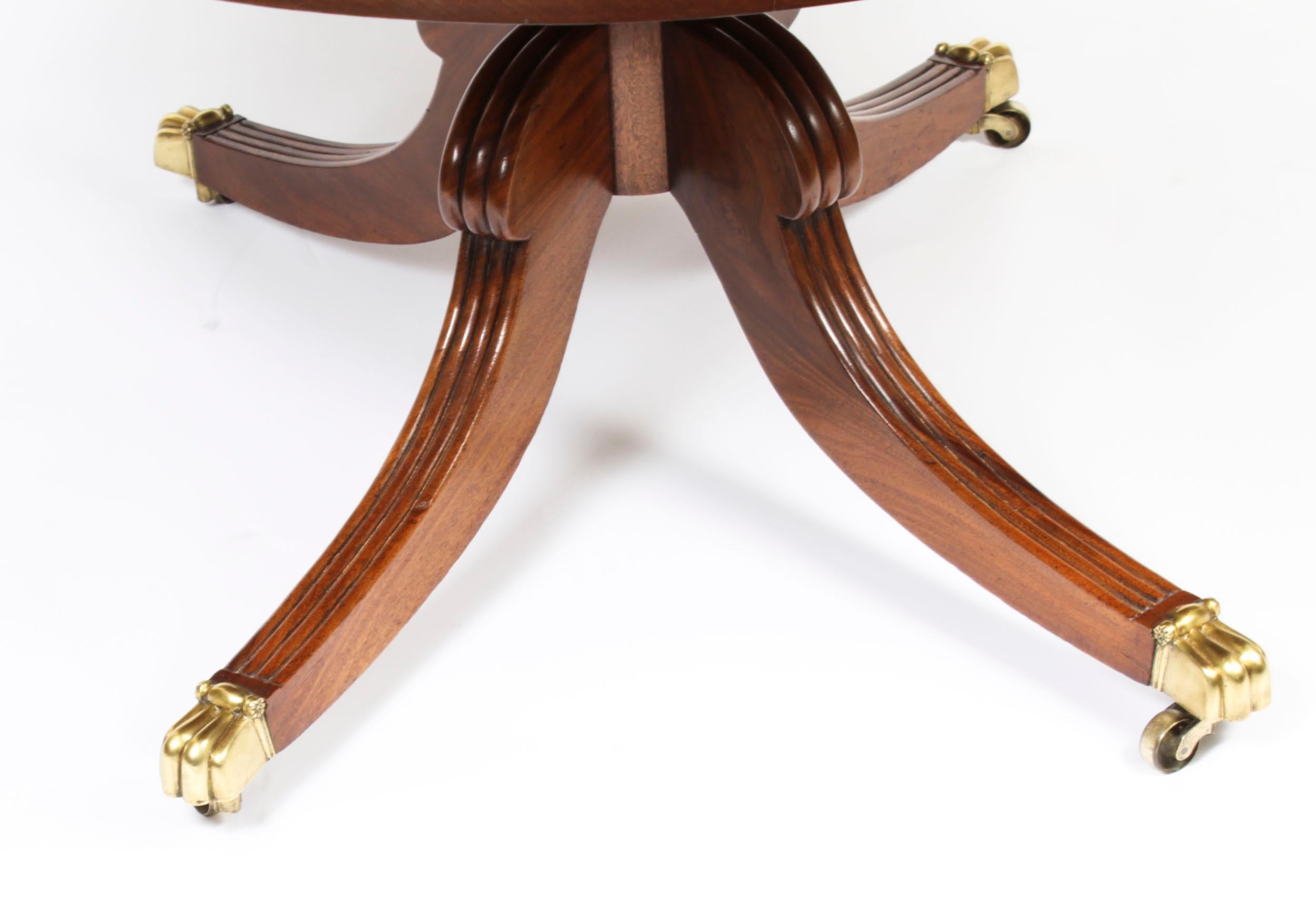 Antique Oval Regency Flame Mahogany Dining Table 19th C For Sale 8