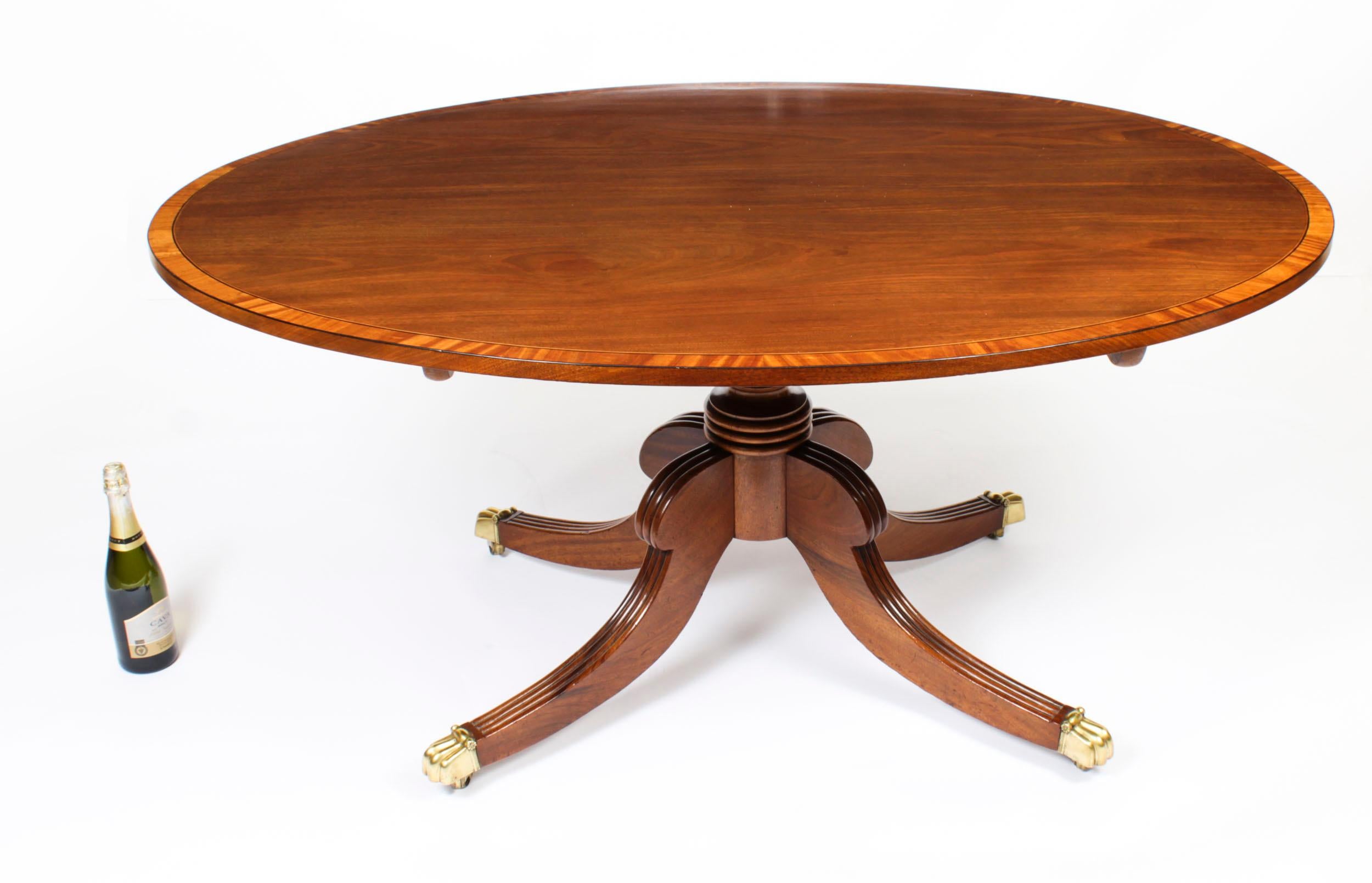 Antique Oval Regency Flame Mahogany Dining Table 19th C For Sale 10