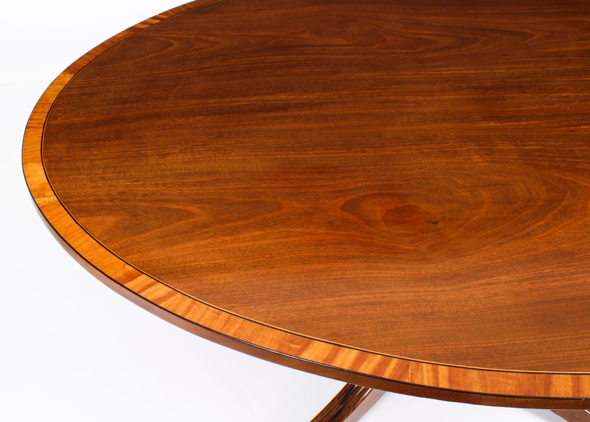 English Antique Oval Regency Flame Mahogany Dining Table 19th C For Sale