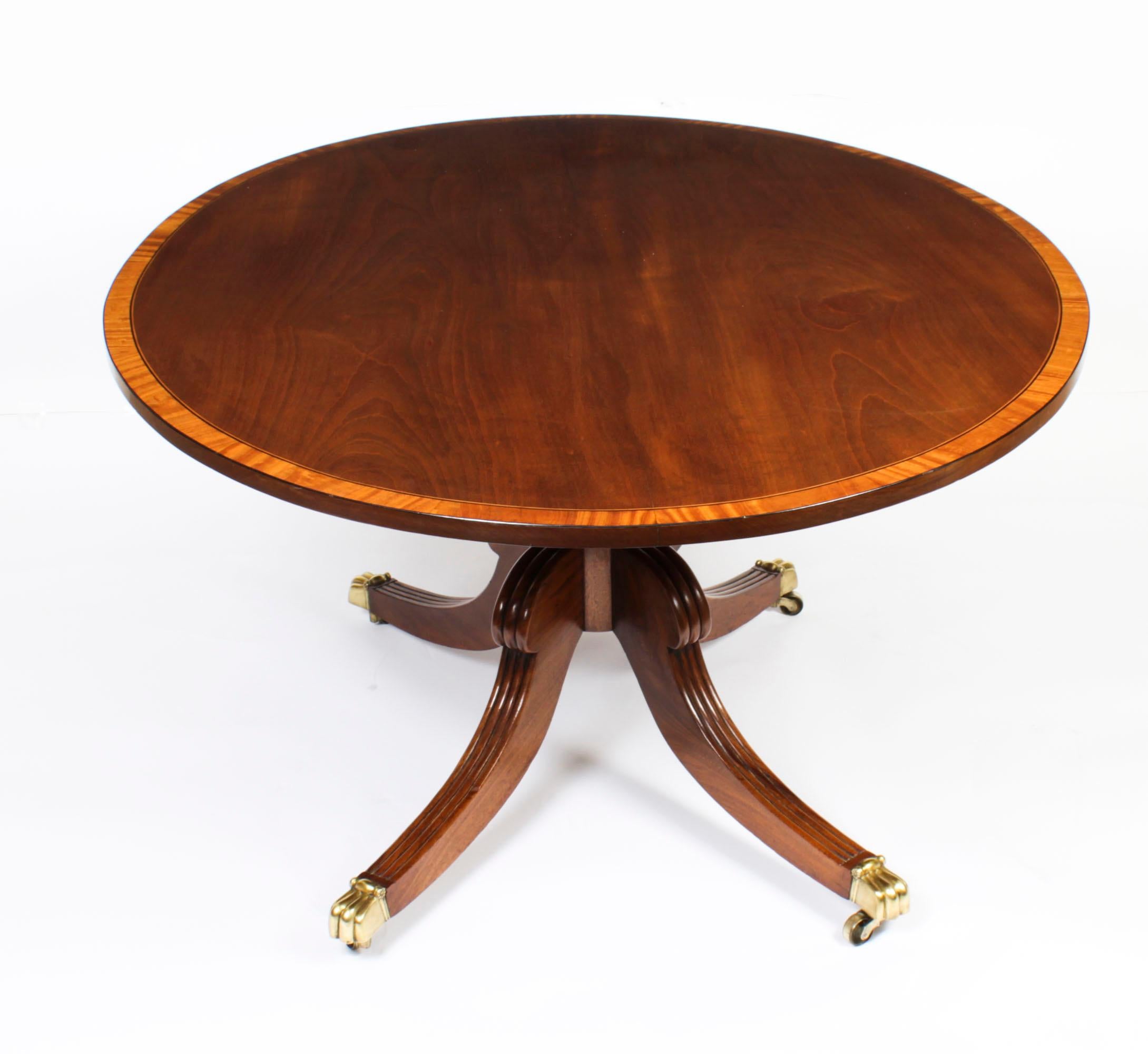 Antique Oval Regency Flame Mahogany Dining Table 19th C For Sale 2