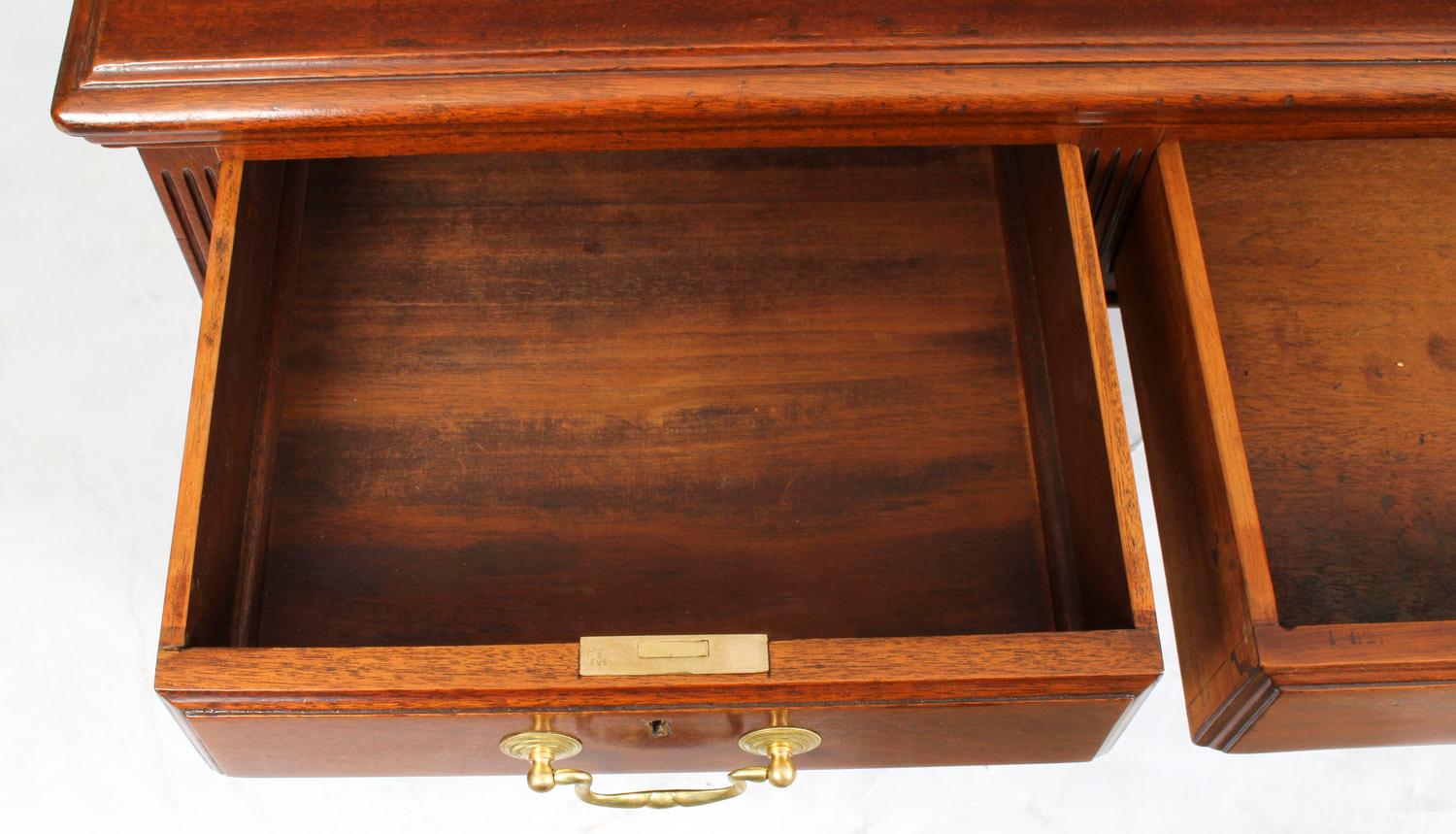 Antiker viktorianischer Partner-Schreibtisch aus Mahagoni, 19. Jahrhundert im Angebot 4