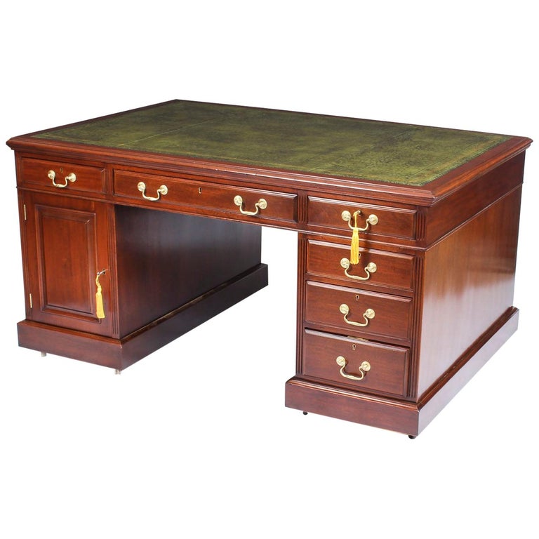 Antique Victorian Mahogany Partners Pedestal Desk, 19th Century For