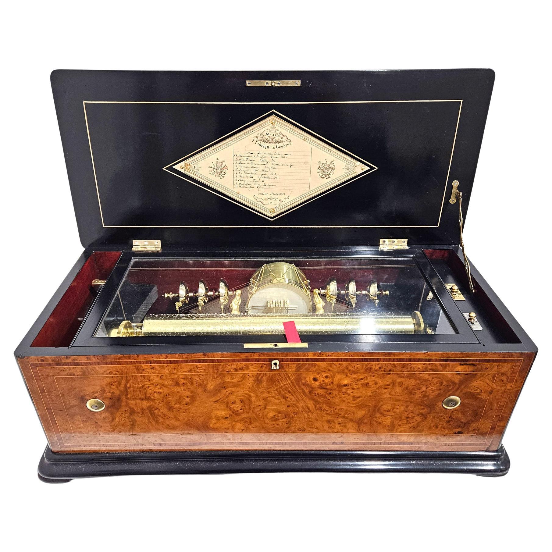 Boîte à musique ancienne à 6 cloches et tambour de Charles Lecoultre, vers 1870