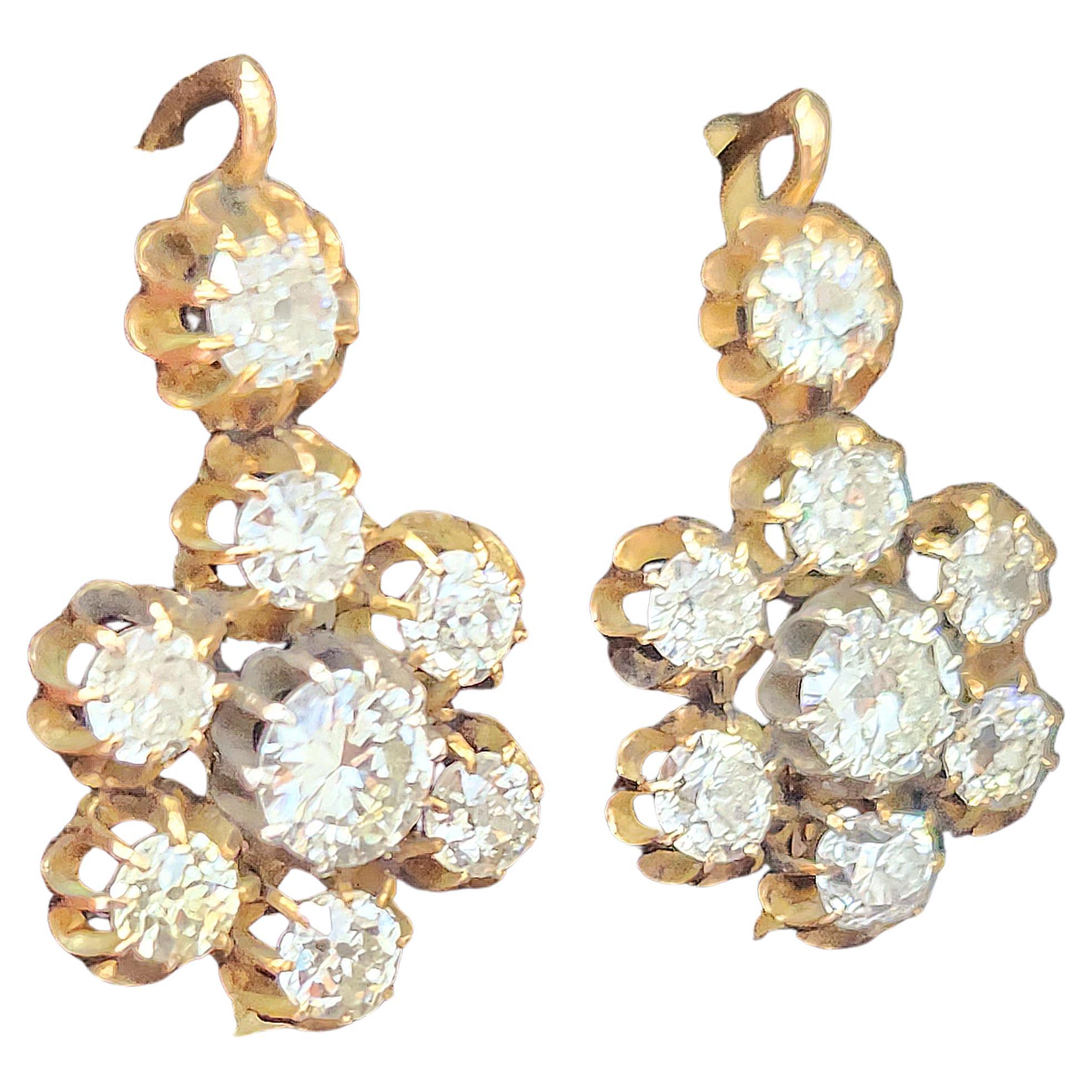 Antike große 14k Gold Ohrringe in floralen Design mit einem geschätzten alten Mine geschliffenen Diamanten Gewicht von 6 Karat H Farbe weiß ausgezeichnete Funken Ohrringe Länge 2cm 