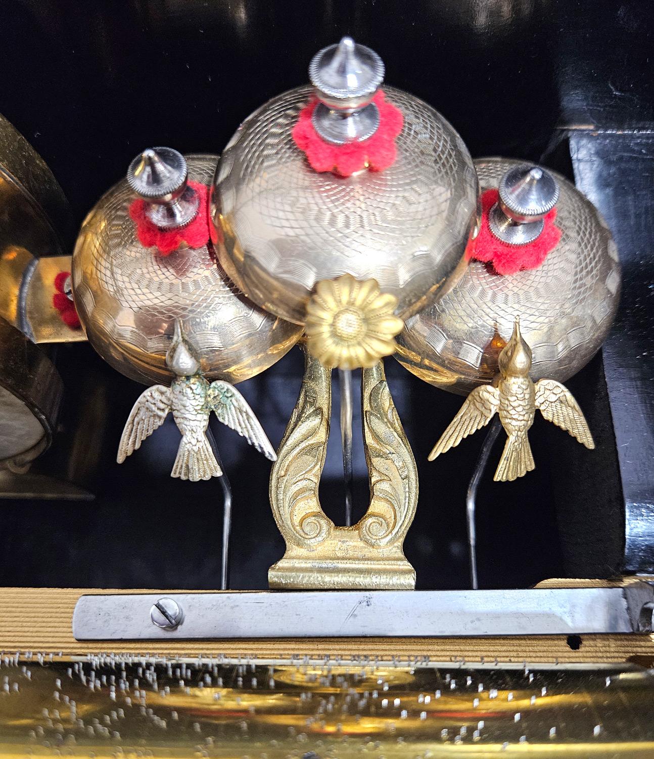 XIXe siècle Boîte à musique ancienne à 6 tambours et cloches de George Bendon, vers 1880