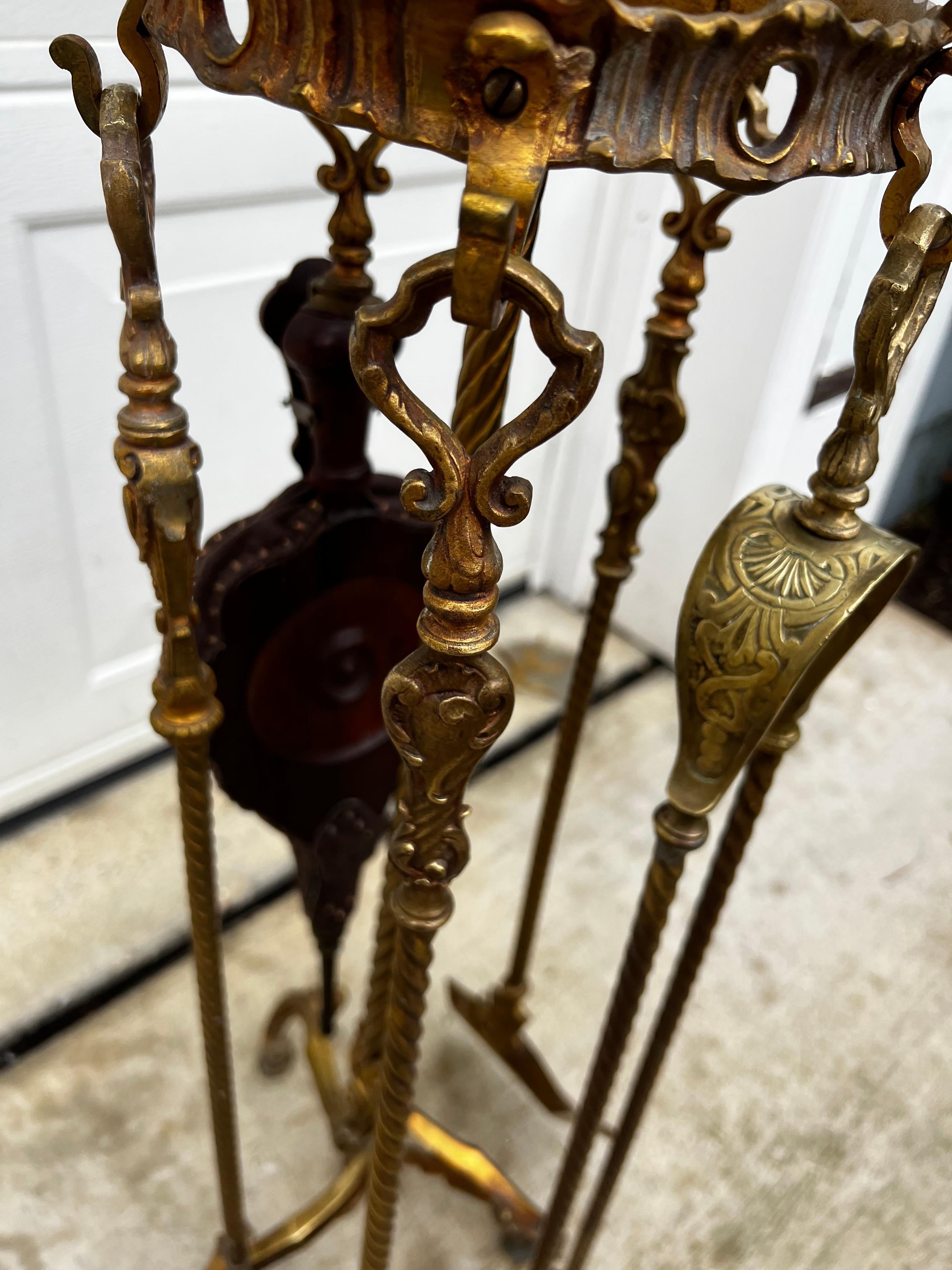 Set d'outils de cheminée français en laiton, 6 pièces, Antiquities en vente 12