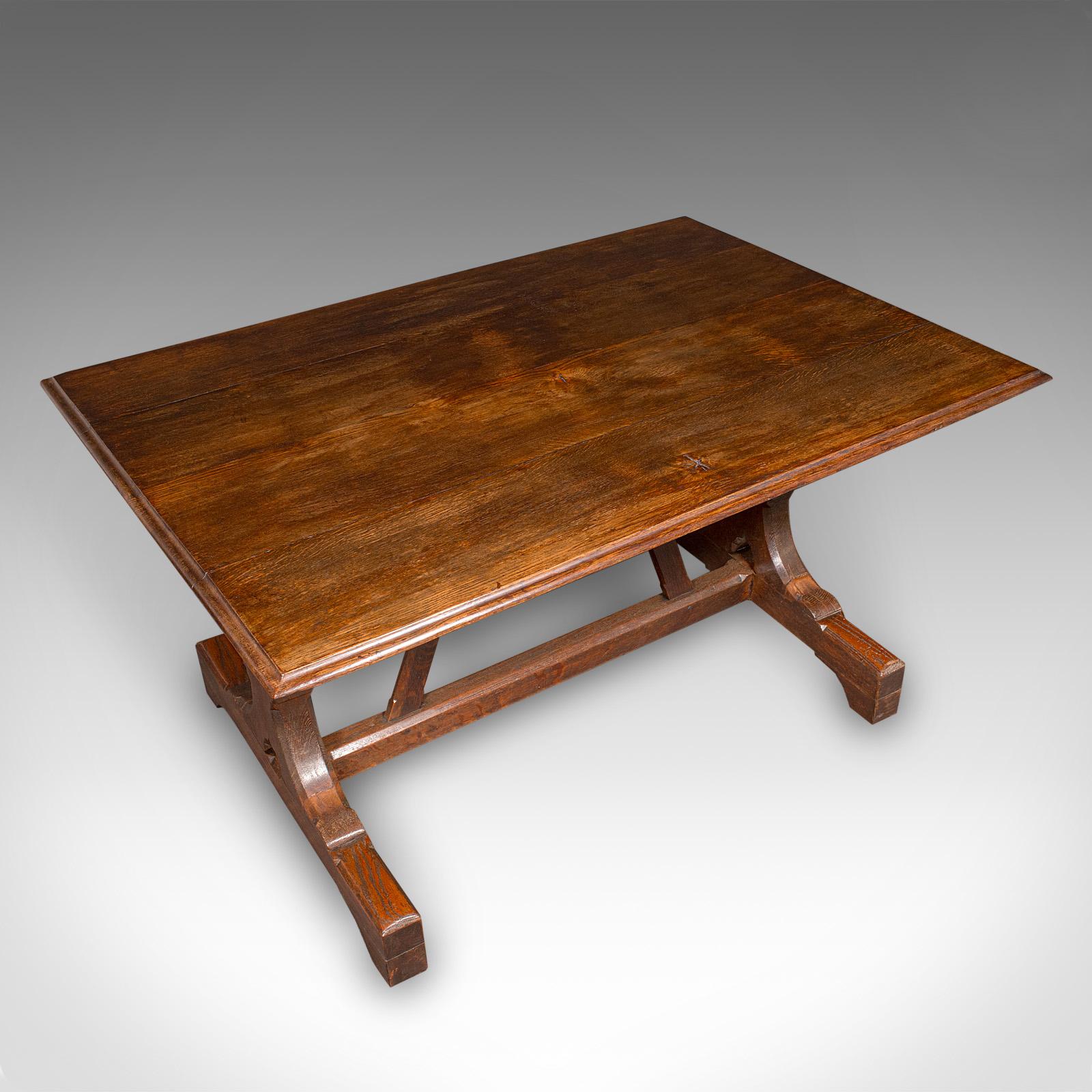 Mesa de Comedor Antigua 6 Plazas, Inglesa, Roble, Renacimiento Gótico, Cocina, Victoriana Fines del siglo XIX en venta