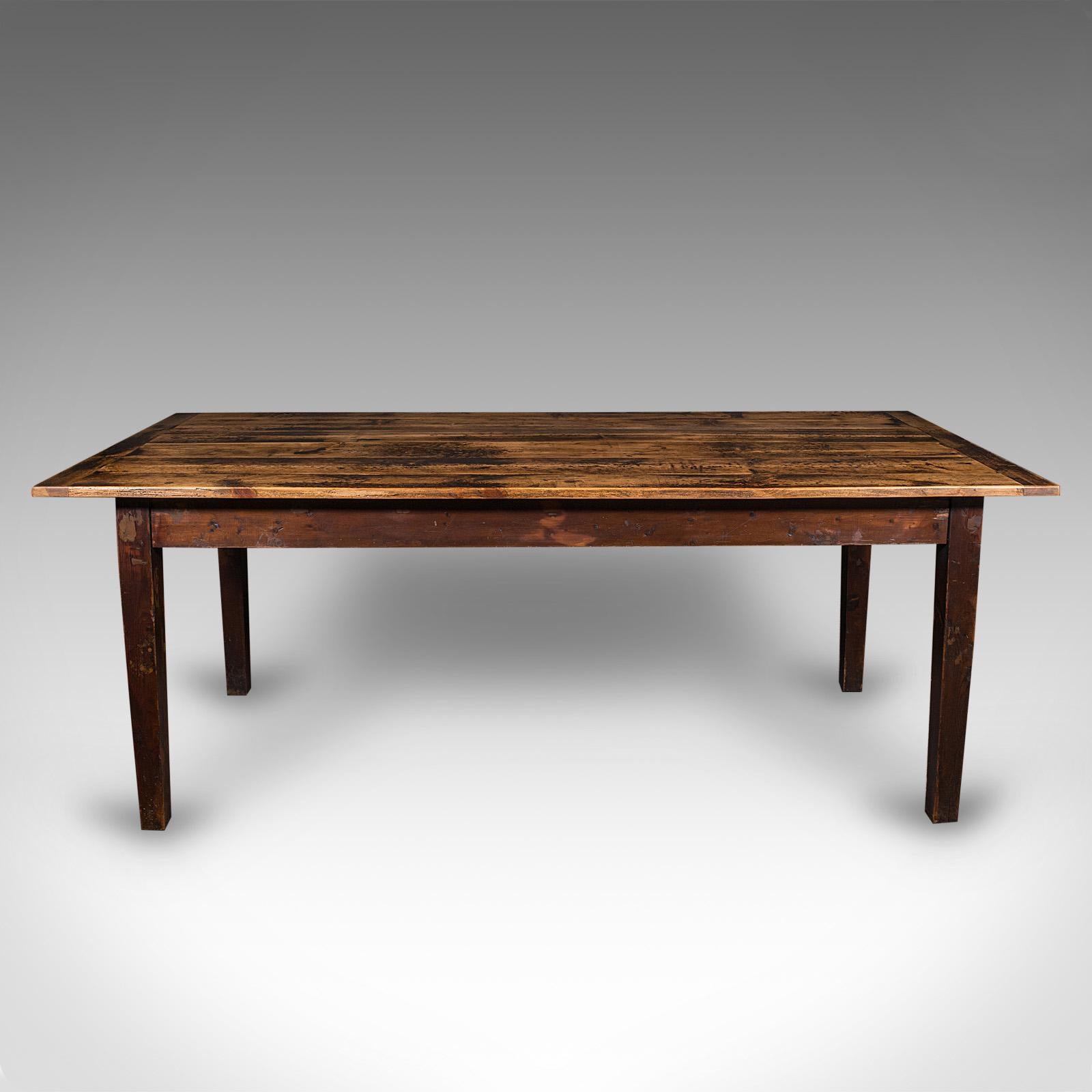 This is a large, 6 seat antique country house dining table. An English, pine farmhouse kitchen table, dating to the Victorian period, circa 1900 and later.

Seating six in comfort with a wonderful character
Displaying a desirable aged patina,