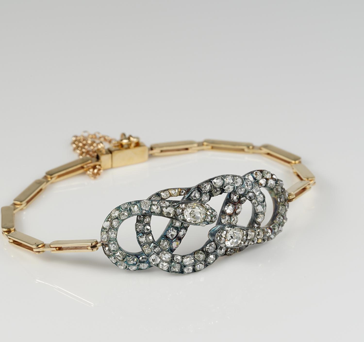 Antique 5.80 Carat Old Mine Cut Diamond Rare Coiled Snake Bracelet In Good Condition For Sale In Napoli, IT
