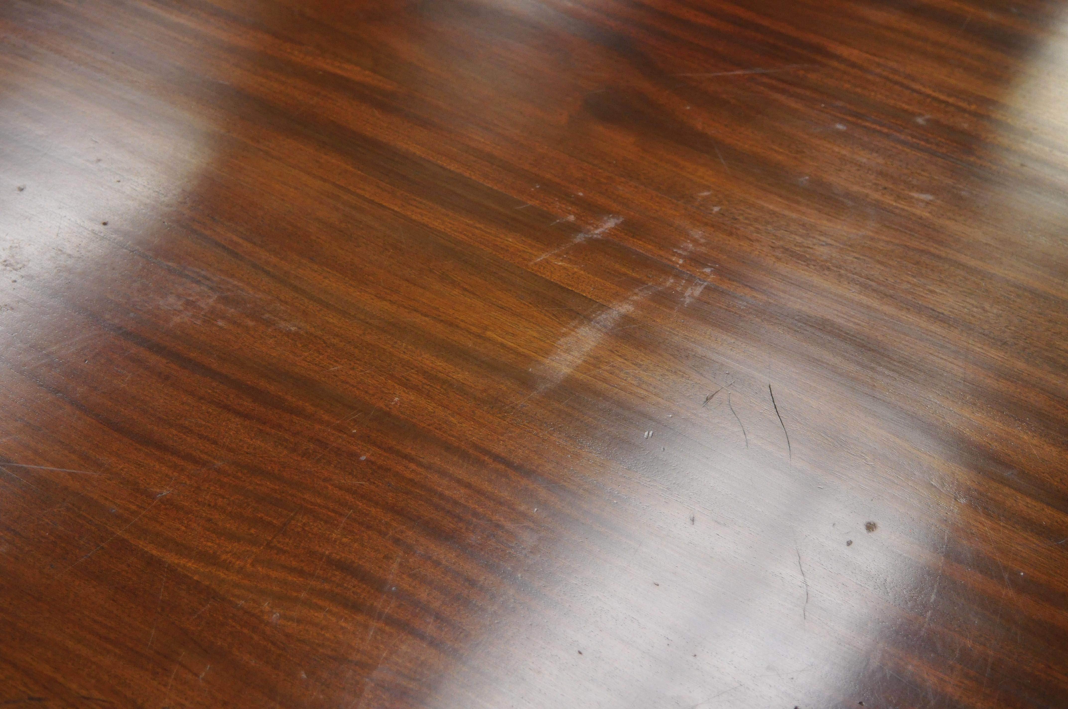 Antique Square Banded Mahogany Duncan Phyfe Dining Conference Room Table In Good Condition In Philadelphia, PA