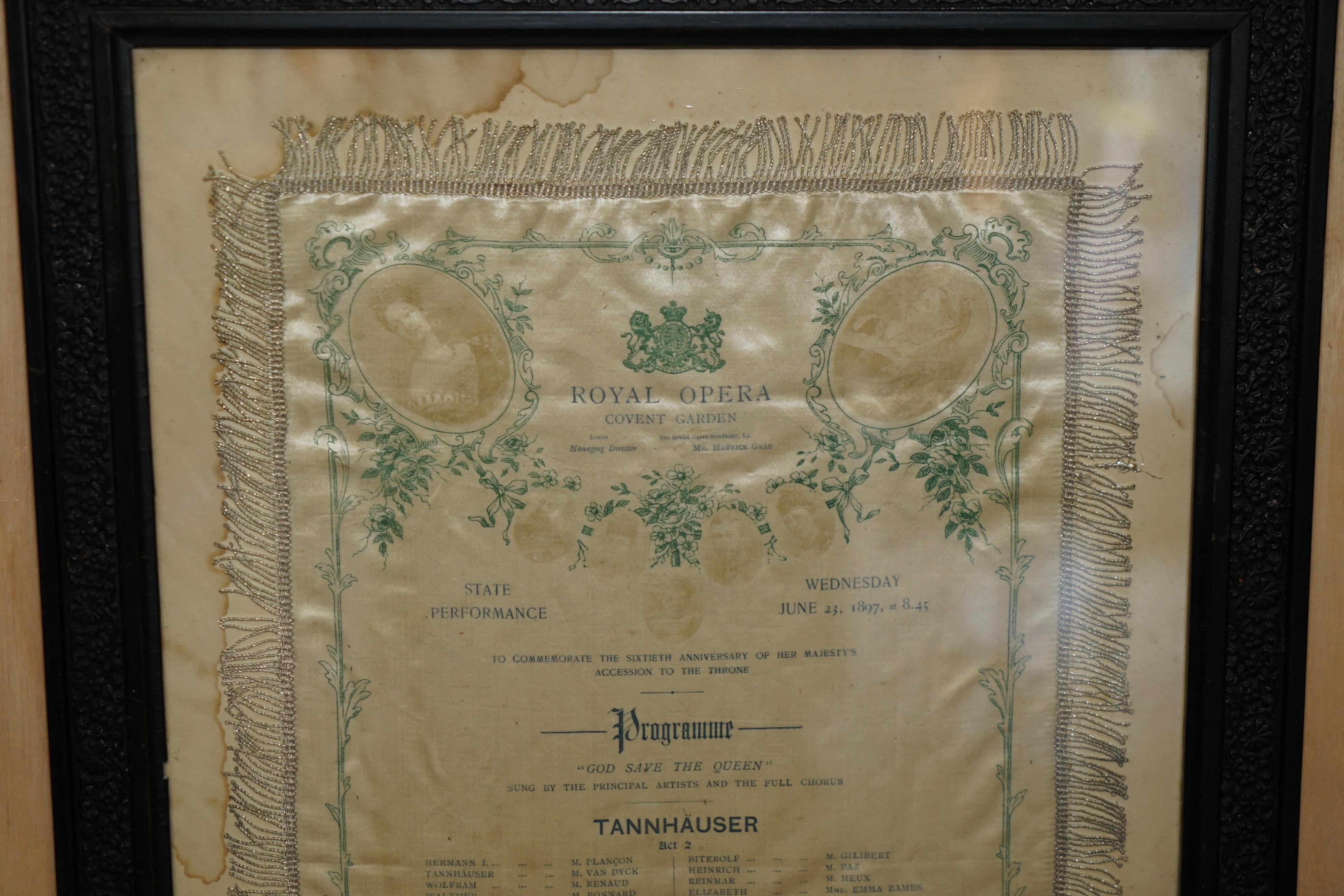 Royal House Antiques

The Royal House Antiques a le plaisir de proposer à la vente ce programme d'opéra royal en soie, absolument exquis, destiné à commémorer le 60e anniversaire de l'accession au trône de la reine Victoria lors de son jubilé de