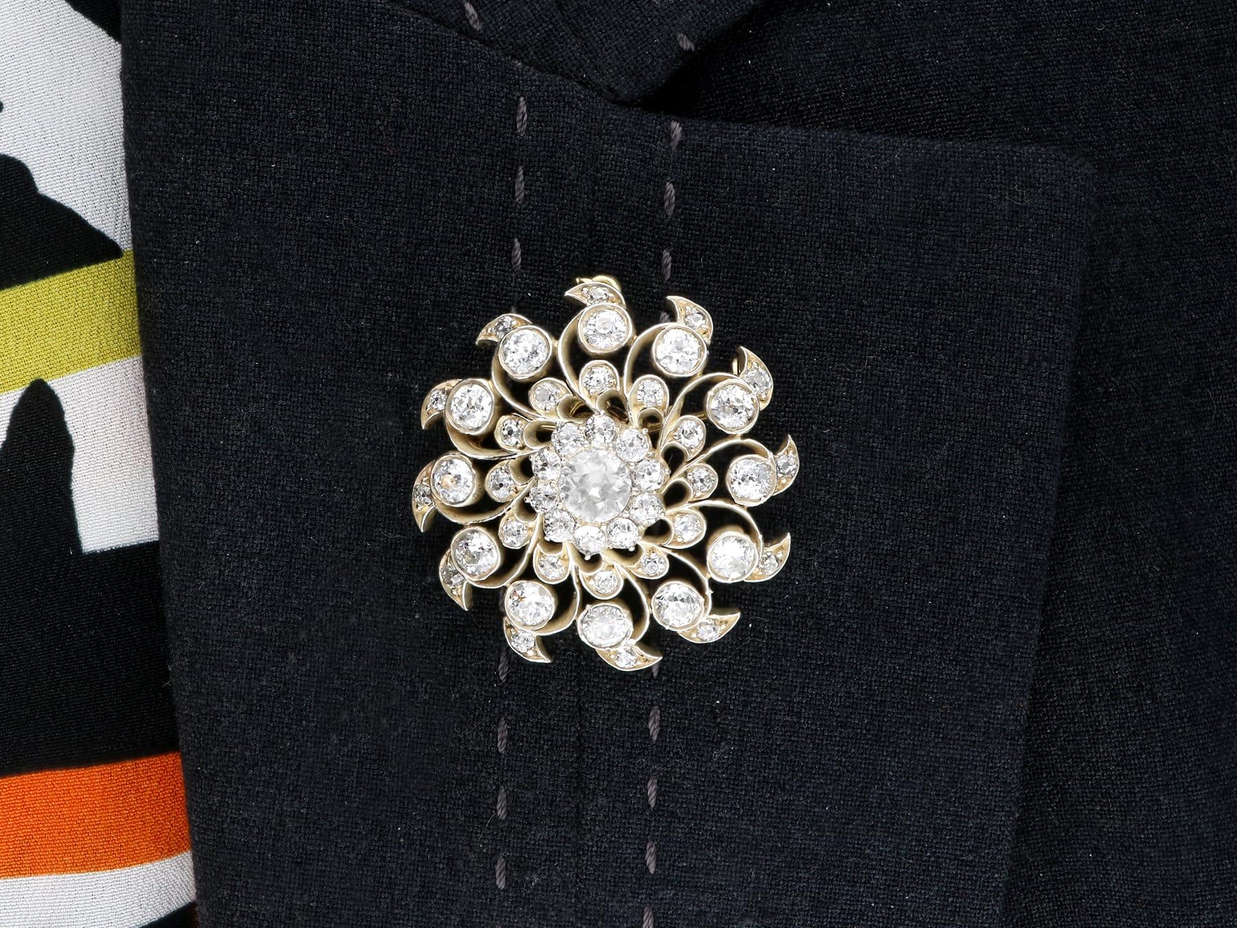 Antique 6.10 Carat Diamond and 9k Yellow Gold Brooch/Pendant Circa 1885 For Sale 9