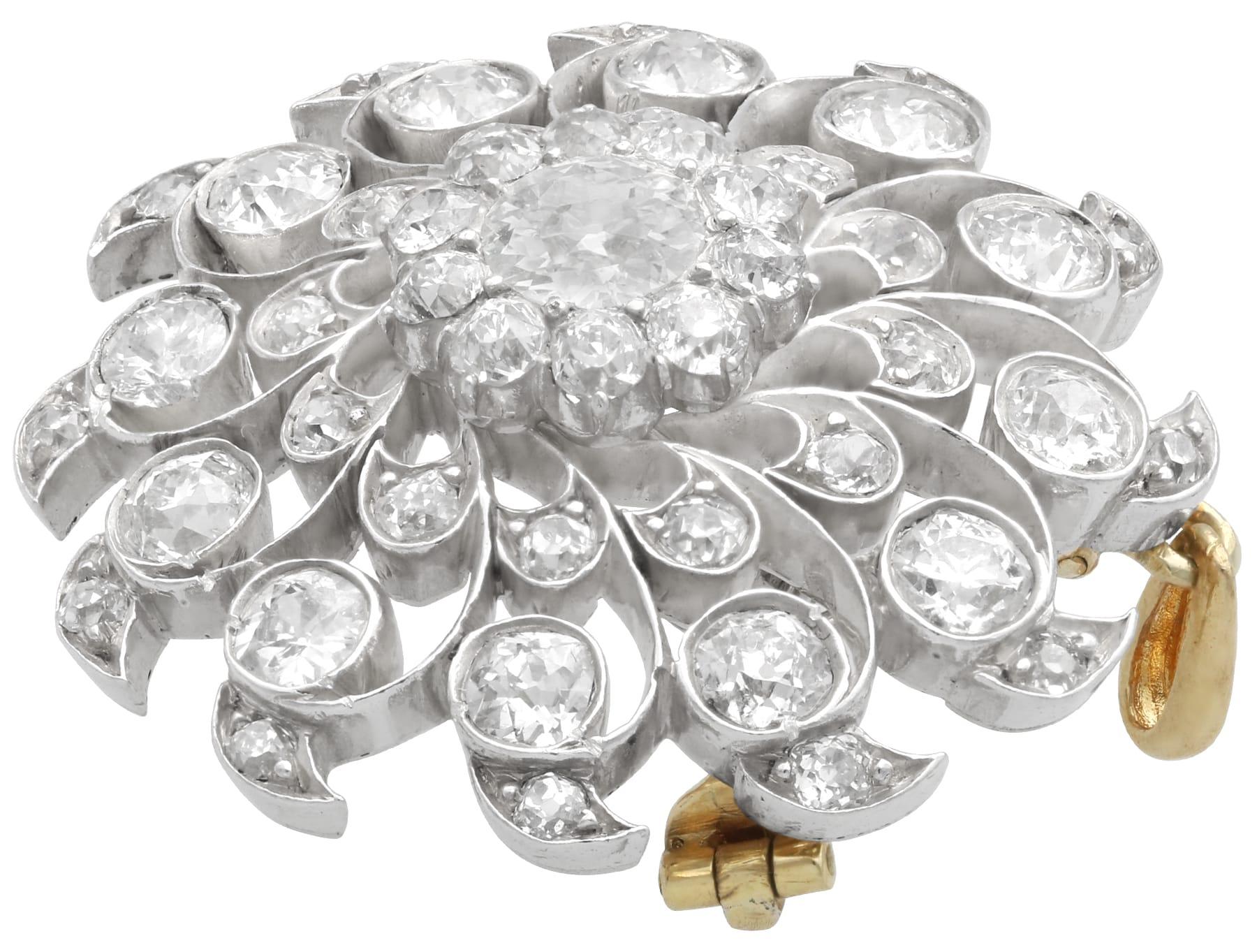 Antique 6.10 Carat Diamond and 9k Yellow Gold Brooch/Pendant Circa 1885 For Sale 2