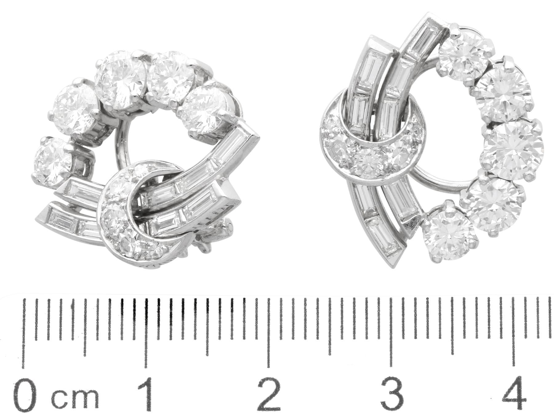 Boucles d'oreilles anciennes en platine et diamants 6,18 carats, c. 1935 en vente 1