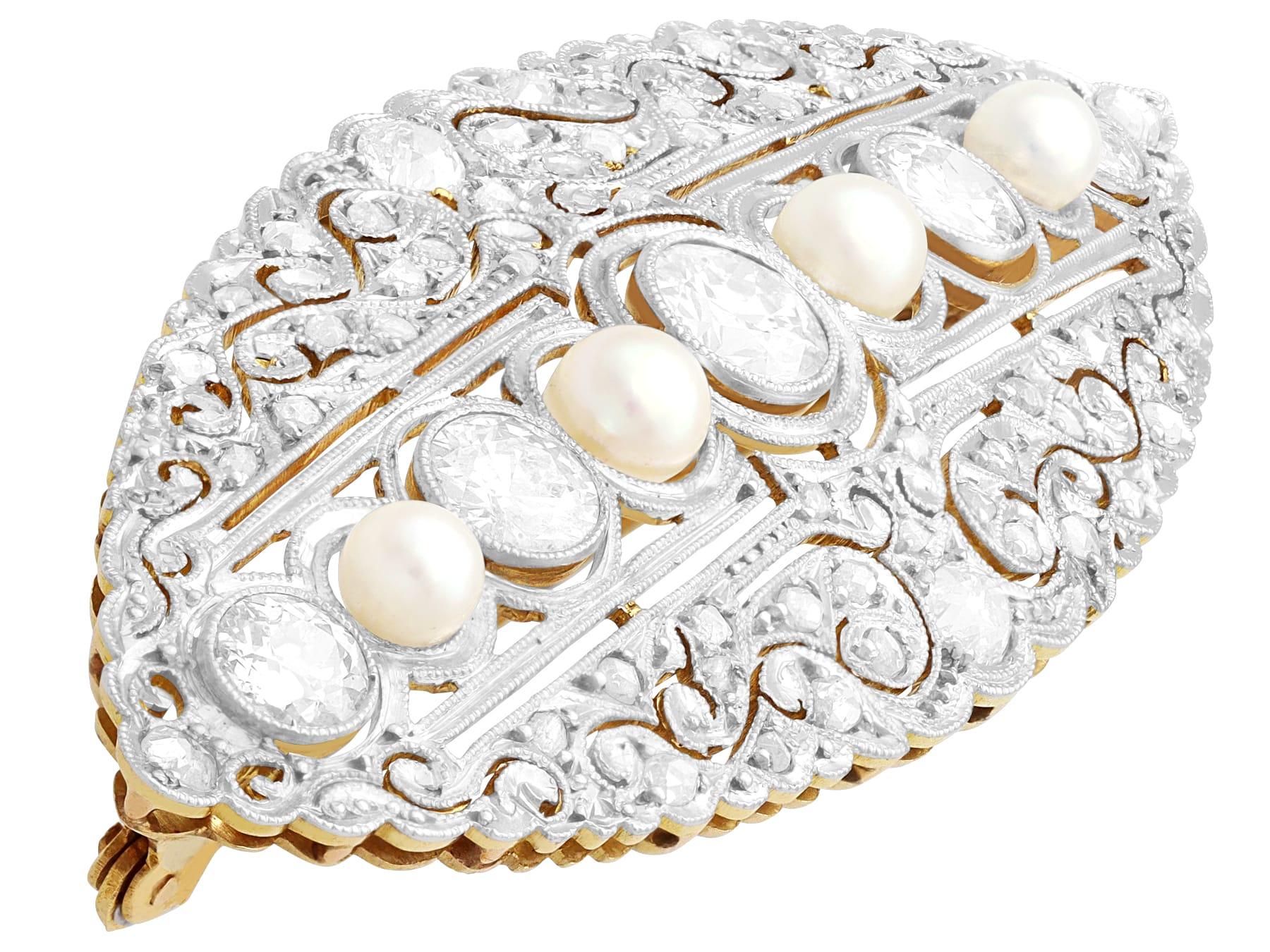 Taille ronde Broche ancienne en or jaune 18 carats avec perles et diamants de 6,73 carats, c. 1890 en vente