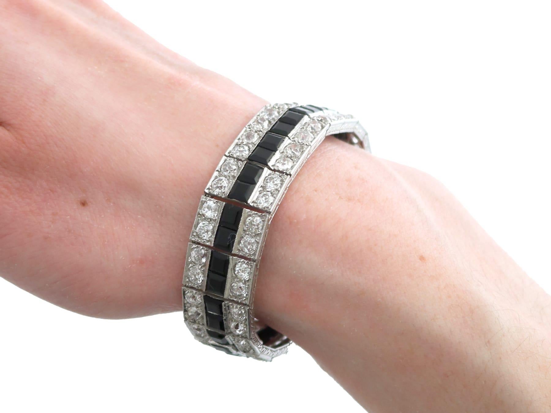 Pulsera antigua de ónice de 6,84 quilates, diamantes de 15,40 quilates y platino Circa 1920 en venta 7