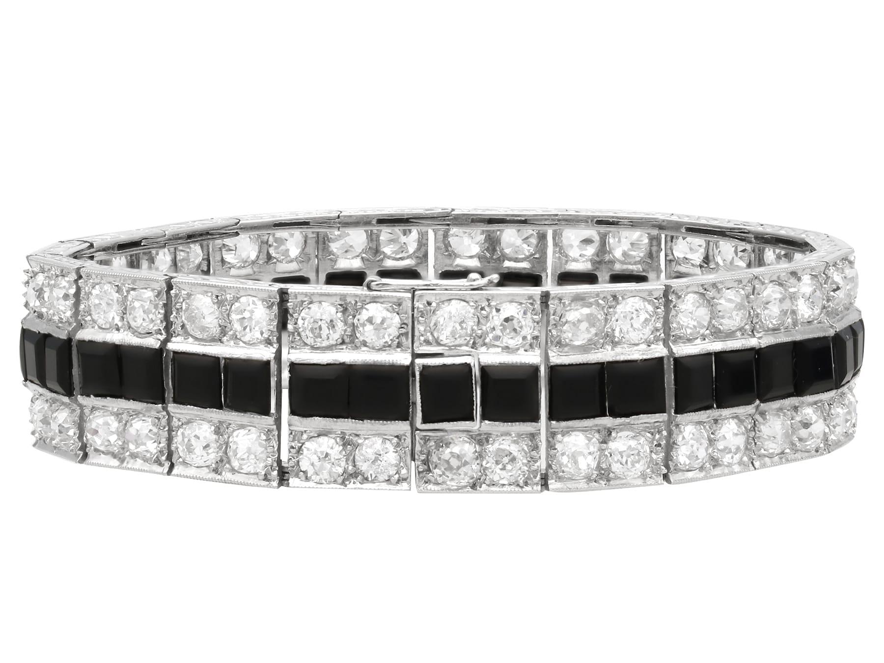 Pulsera antigua de ónice de 6,84 quilates, diamantes de 15,40 quilates y platino Circa 1920 en venta 1