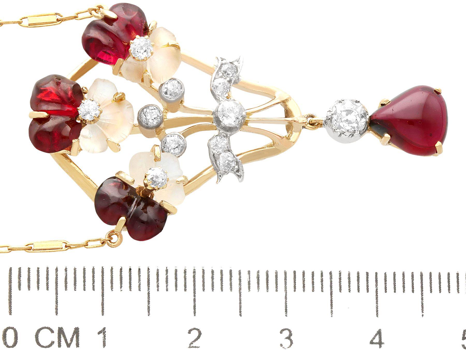 Antique 6.92ct Garnet, 3.50ct Moonstone and 1.23ct Diamond Yellow Gold Pendant In Excellent Condition For Sale In Jesmond, Newcastle Upon Tyne