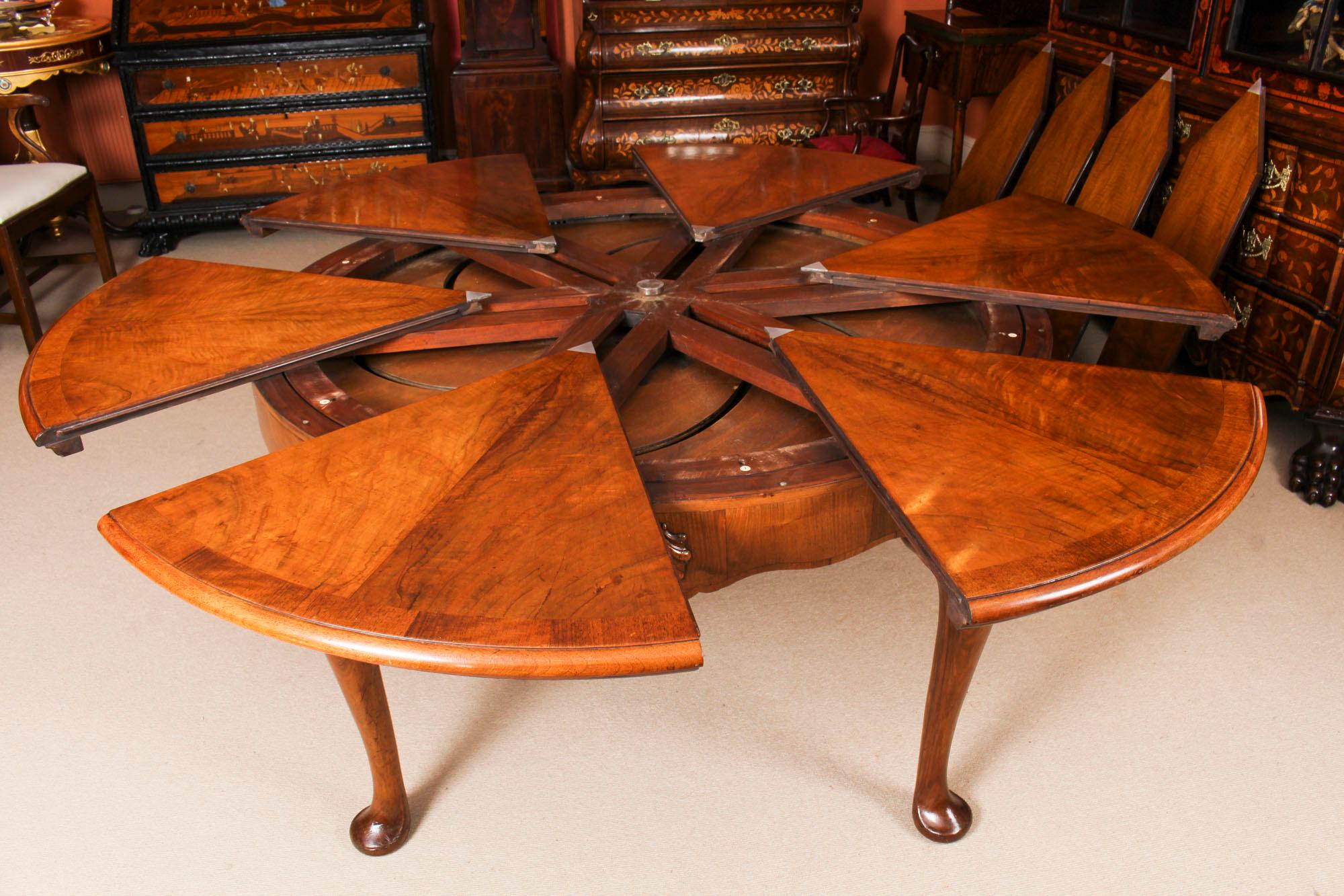 Antique Walnut Jupe Action Dining Table by Gillows, Late 19th Century 13