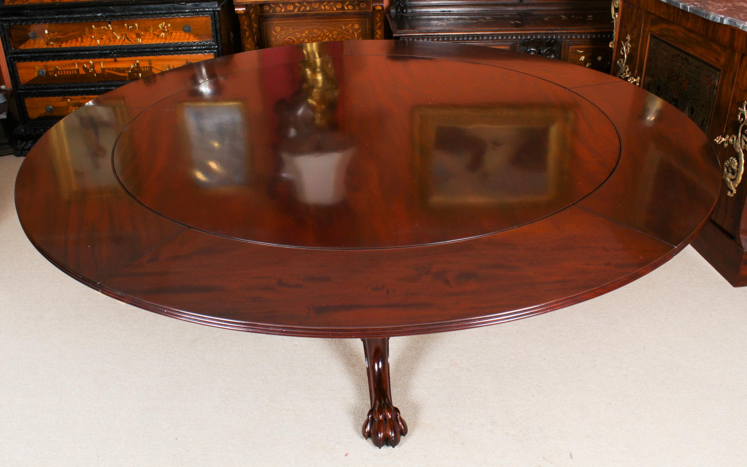 Antique Flame Mahogany Gillows Dining Table 19th Century 4