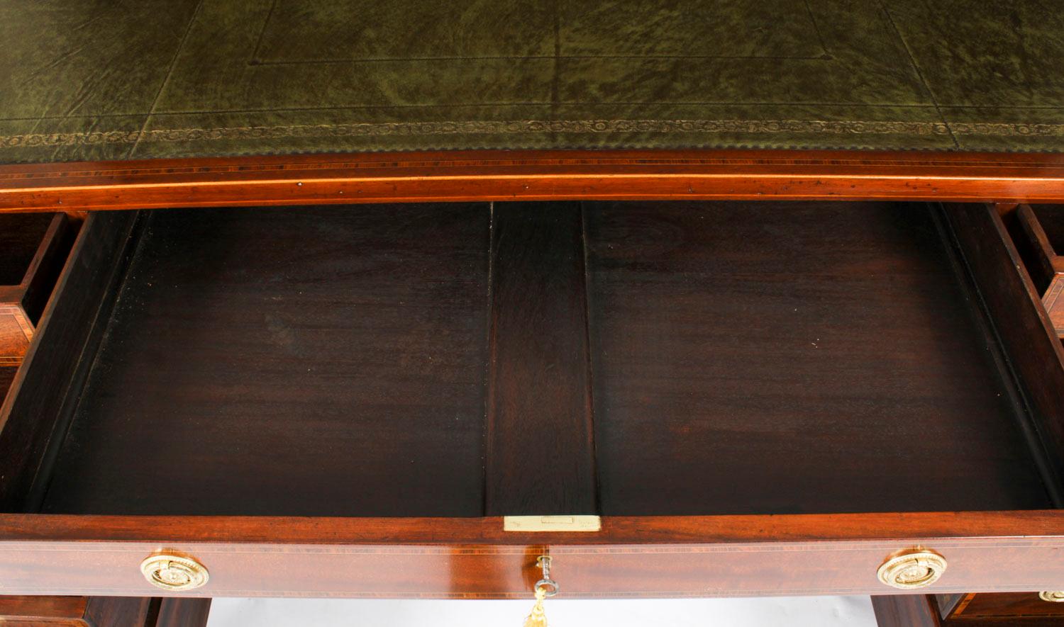 Antique 6ft George III Mahogany Crossbanded Partners Pedestal Desk 19th Century For Sale 7