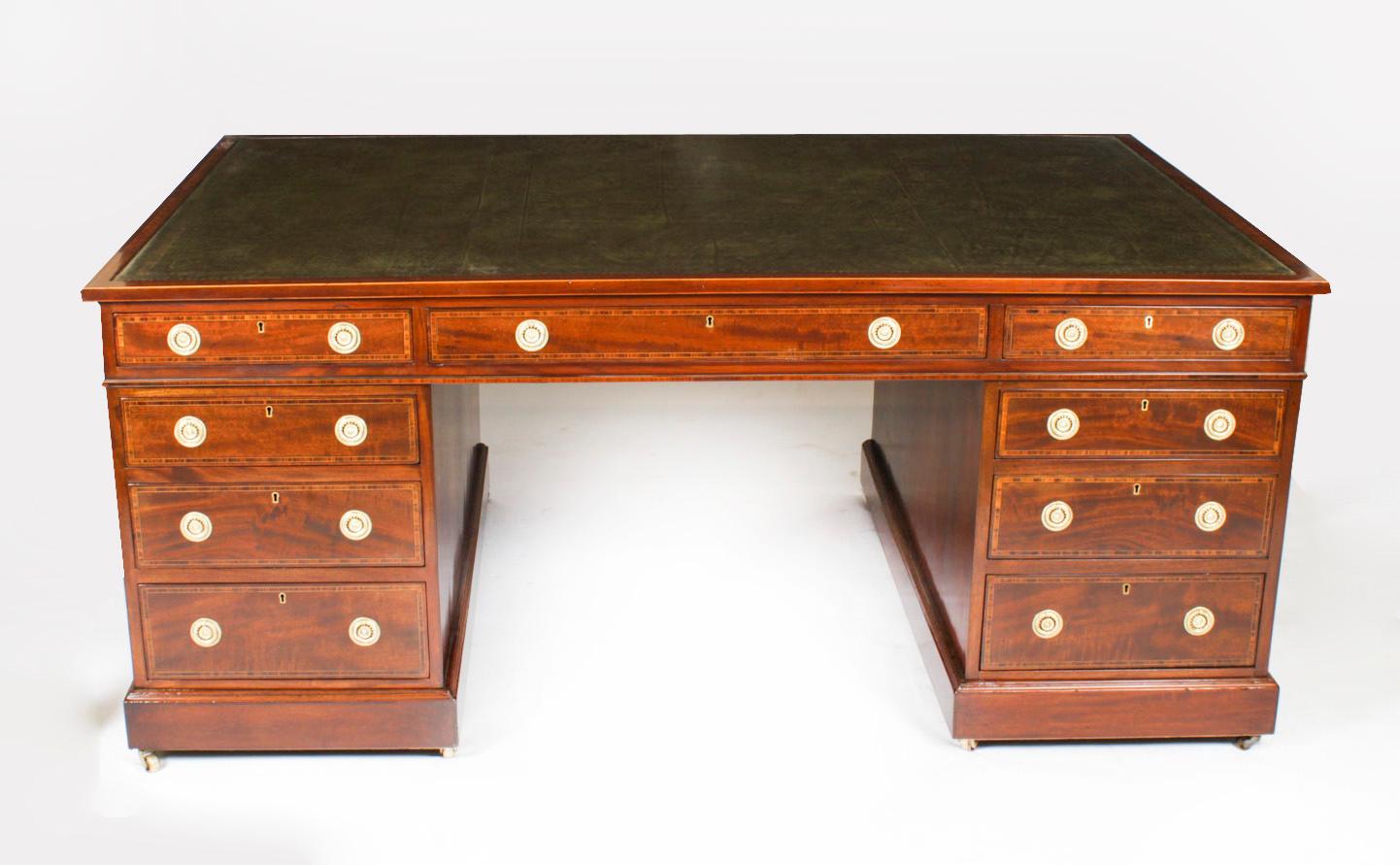 Antique 6ft George III Mahogany Crossbanded Partners Pedestal Desk 19th Century For Sale 15