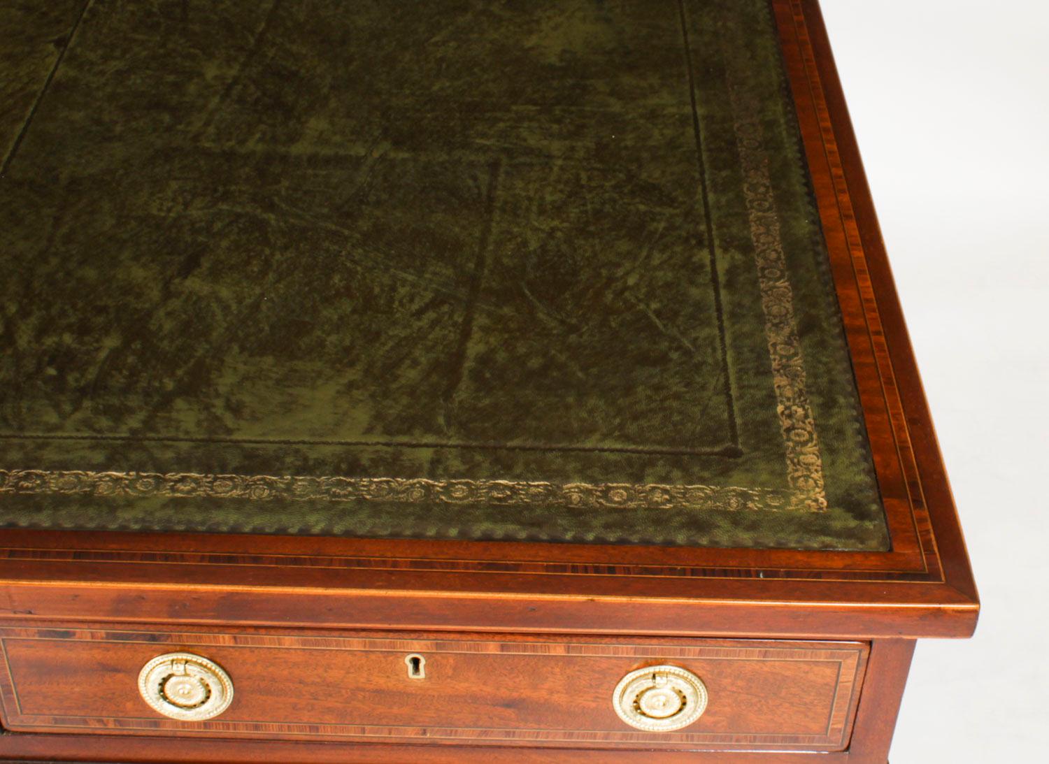 Antiker 6ft George III.-Mahagoni-Schreibtisch mit gekreuzten Partnern aus dem 19. Jahrhundert im Zustand „Gut“ im Angebot in London, GB