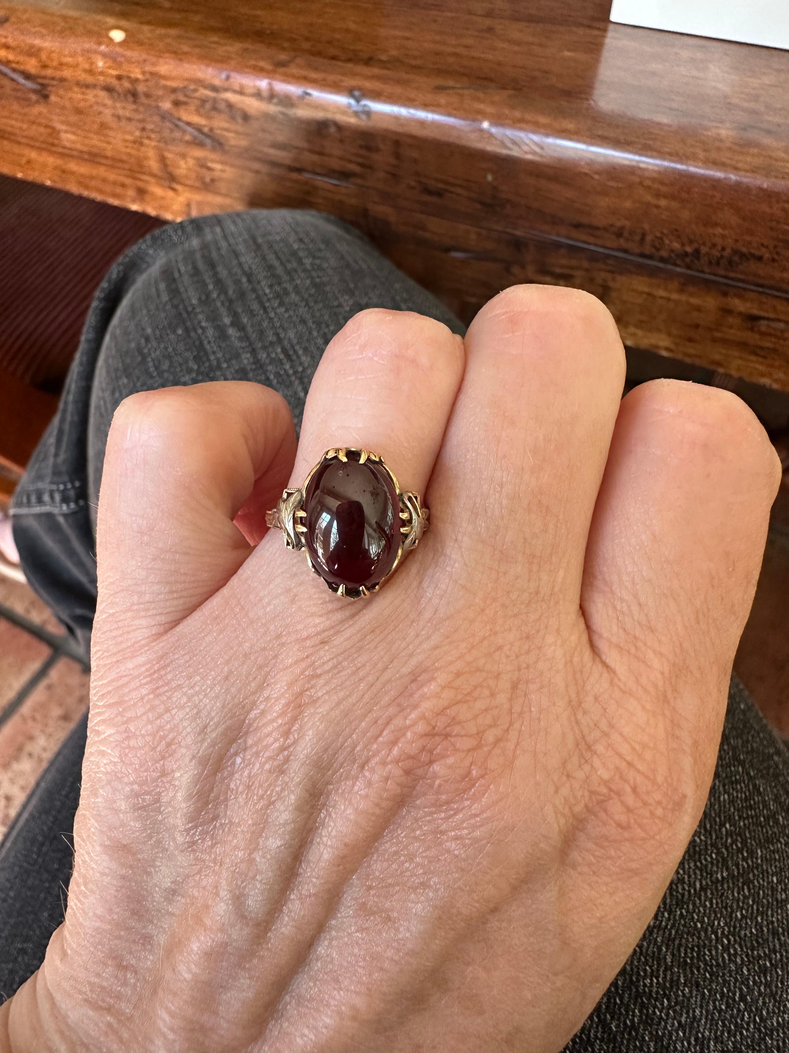 Bague dôme antique en grenat tanzanien cabochon rouge de 7,63 carats en vente 4
