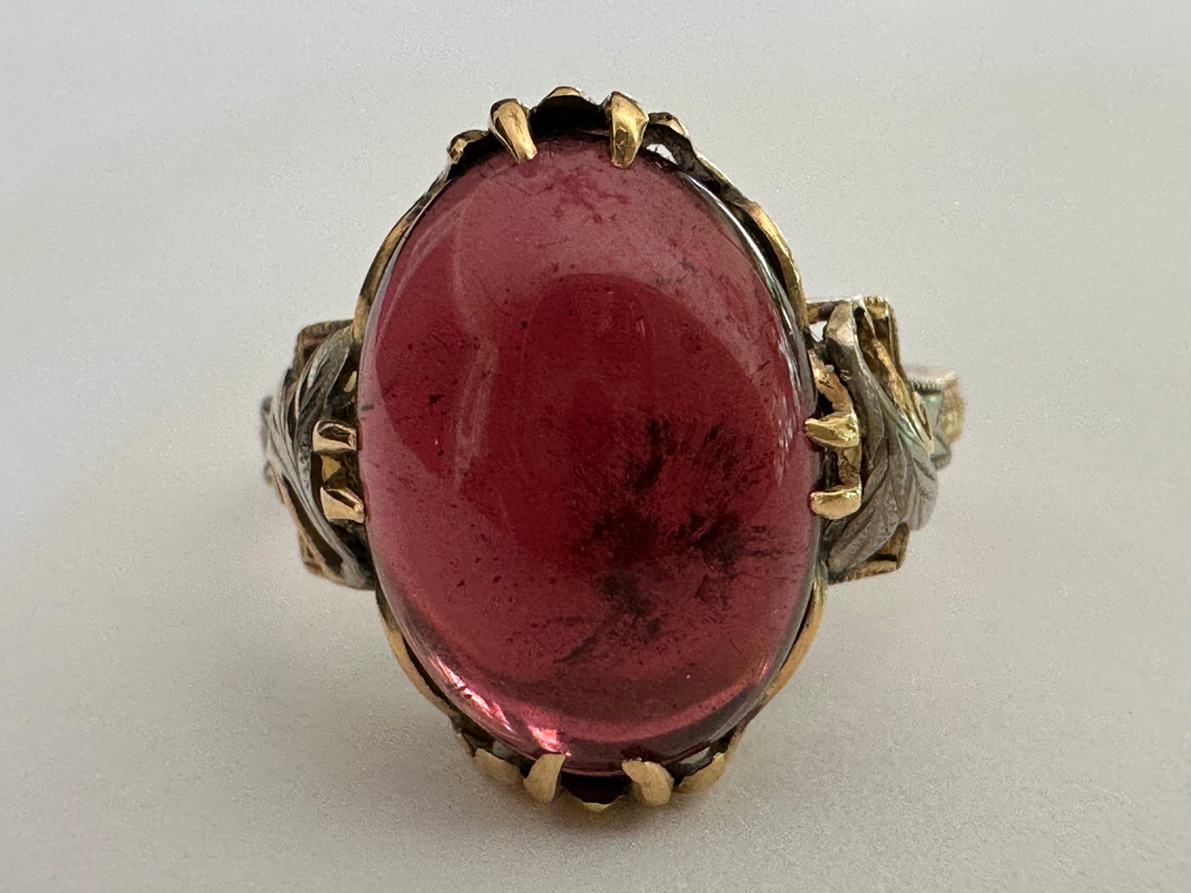 Bague dôme antique en grenat tanzanien cabochon rouge de 7,63 carats en vente 2