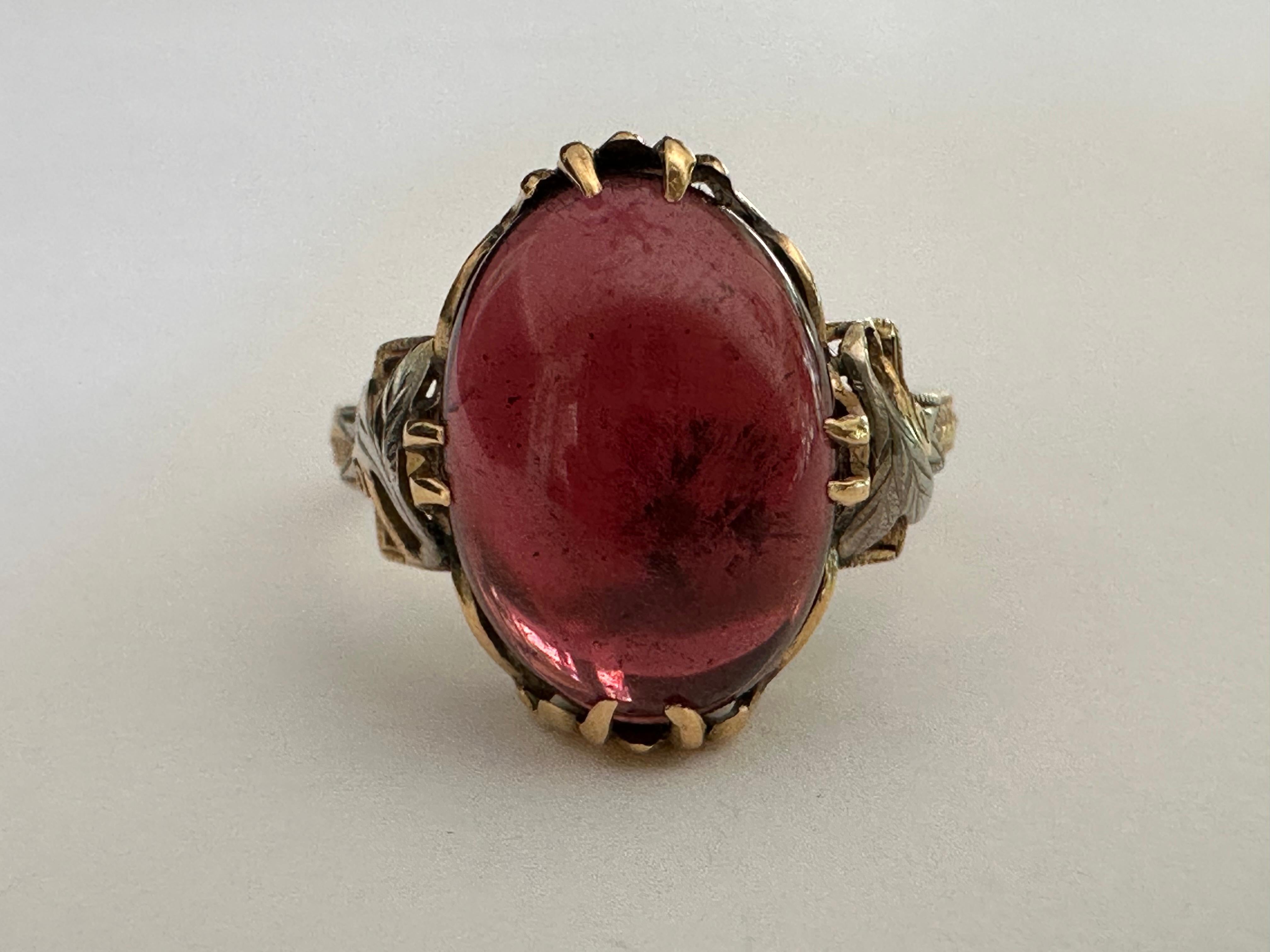 Bague dôme antique en grenat tanzanien cabochon rouge de 7,63 carats en vente 3