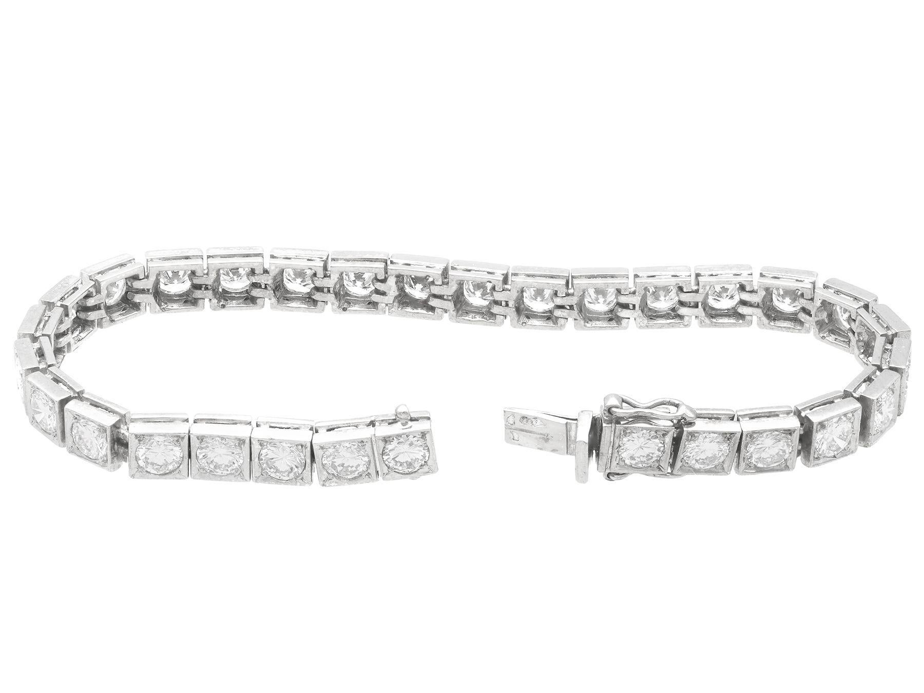 Round Cut 1930s 7.80 Carat Diamond and White Gold Bracelet For Sale