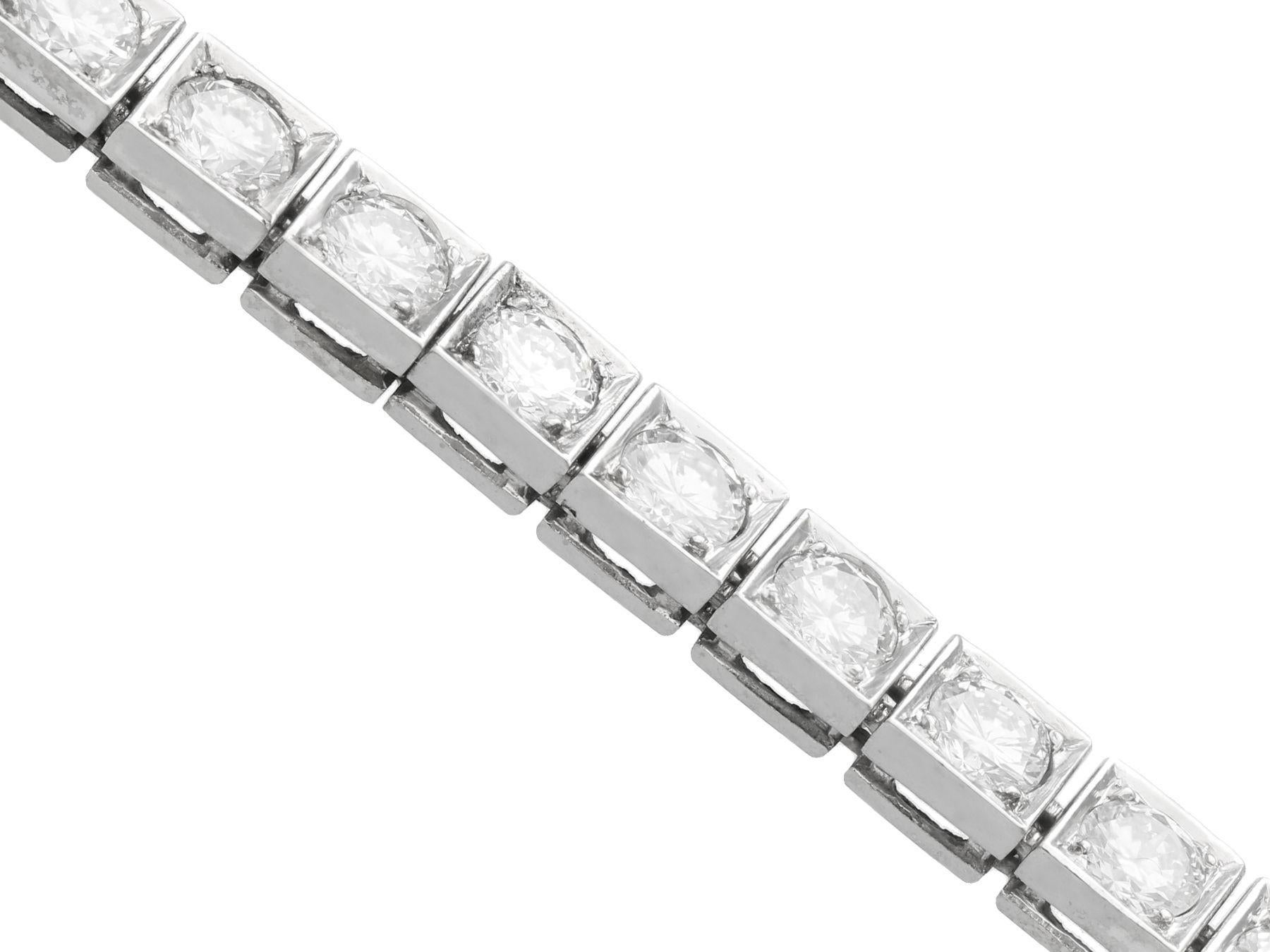 1930s 7.80 Carat Diamond and White Gold Bracelet In Excellent Condition For Sale In Jesmond, Newcastle Upon Tyne
