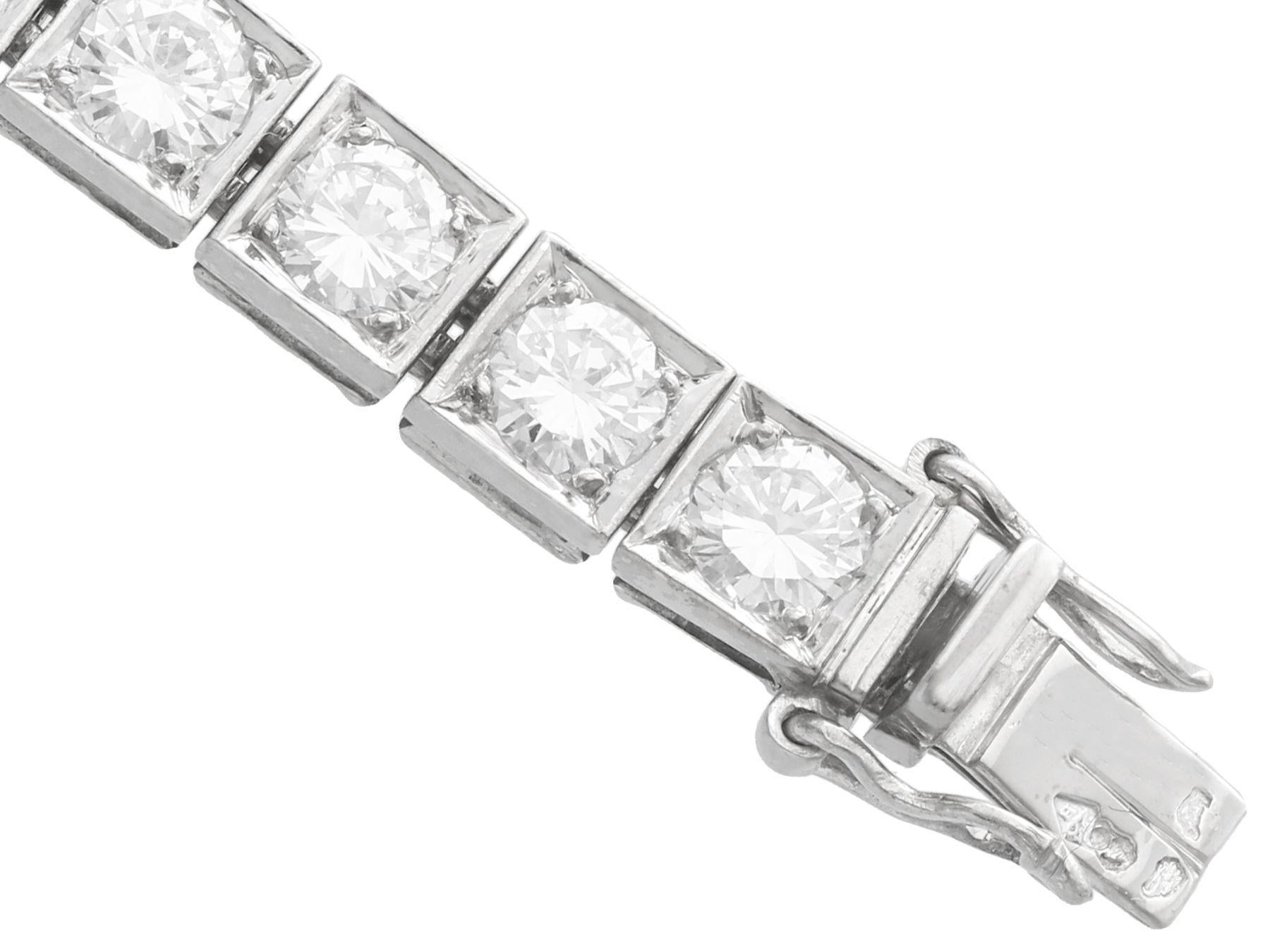 1930s 7.80 Carat Diamond and White Gold Bracelet For Sale 1