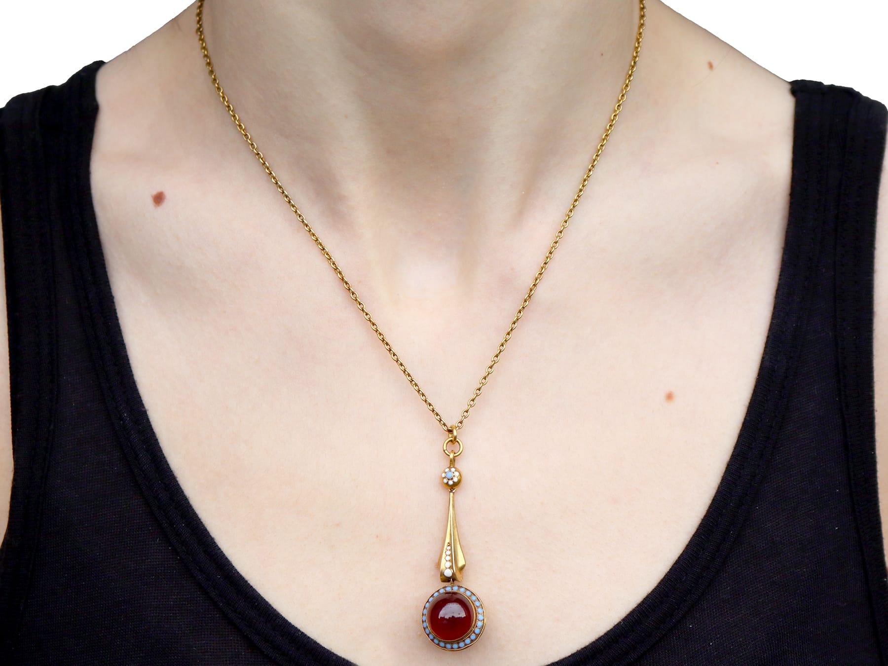 Pendentif ancien en or jaune 18 carats, grenat et émail de 7,90 carats, c. 1880 en vente 5