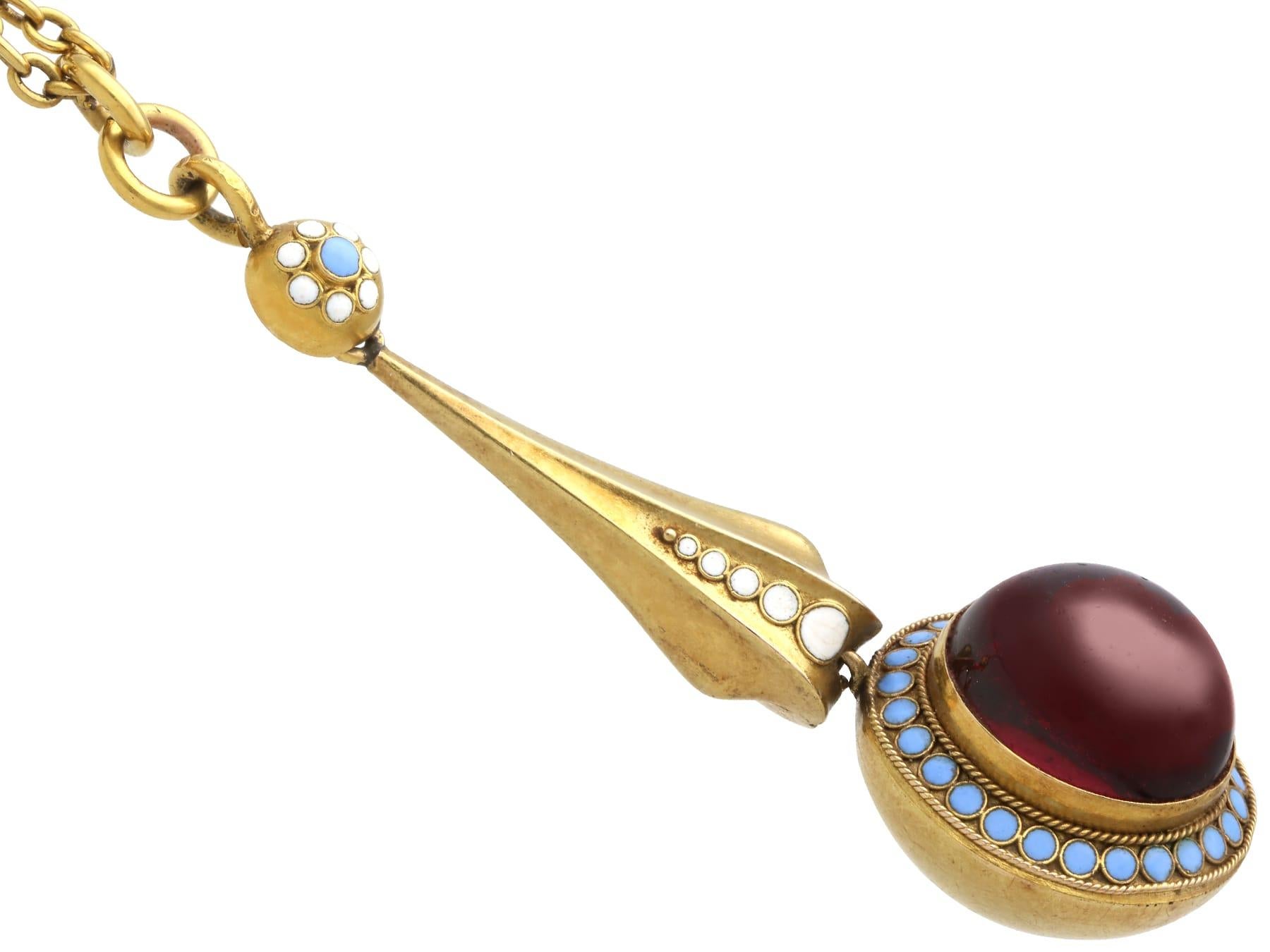 Pendentif ancien en or jaune 18 carats, grenat et émail de 7,90 carats, c. 1880 en vente 1