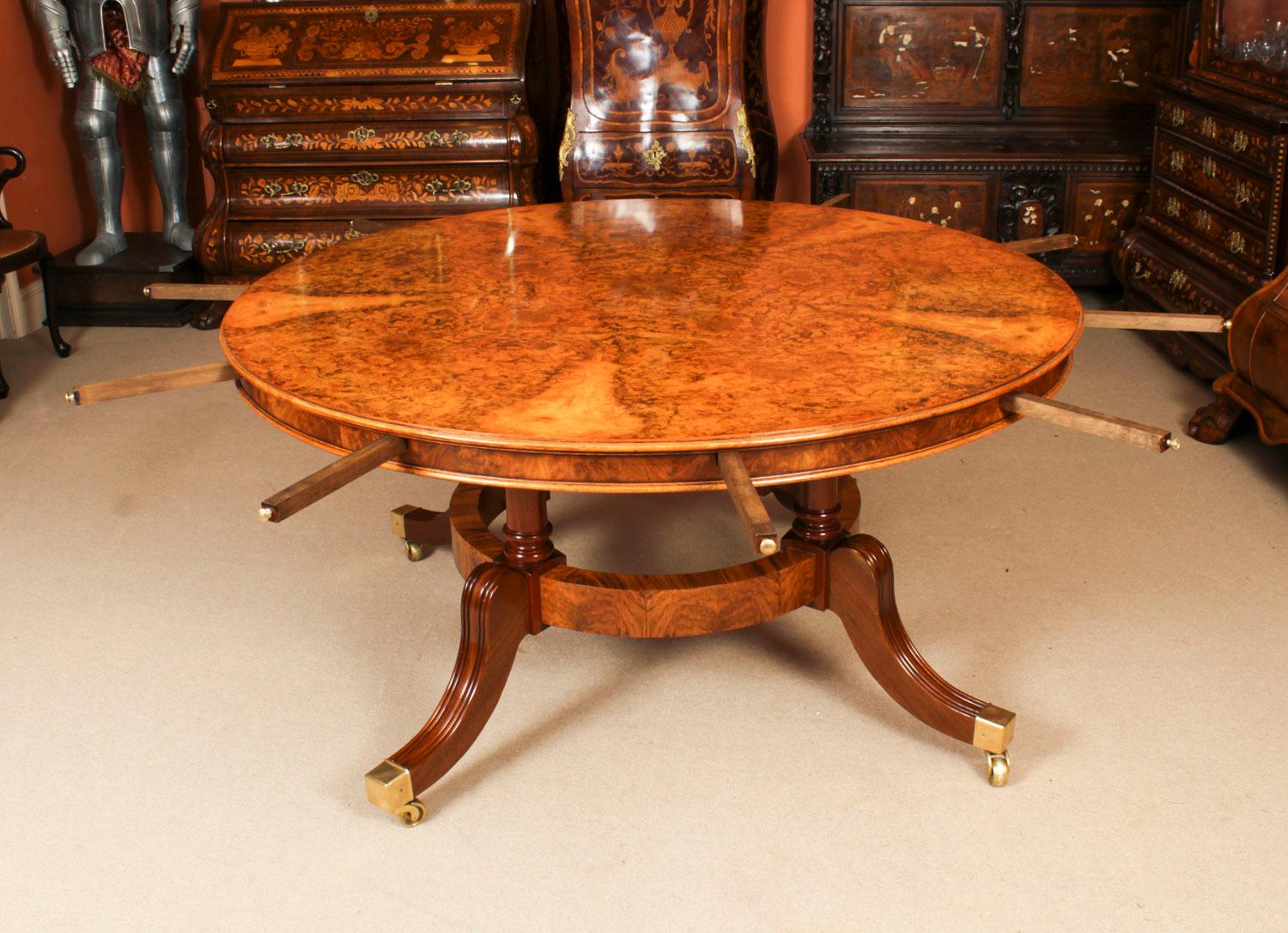 Antique 7ft Diam Burr Walnut Jupe Dining Table  Early 20th Century 6