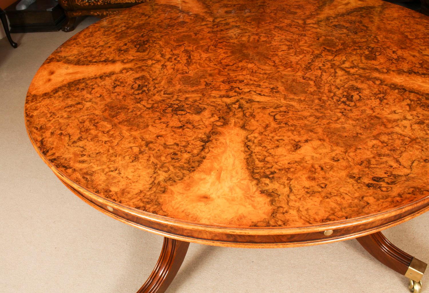 Antique 7ft Diam Burr Walnut Jupe Dining Table  Early 20th Century 10