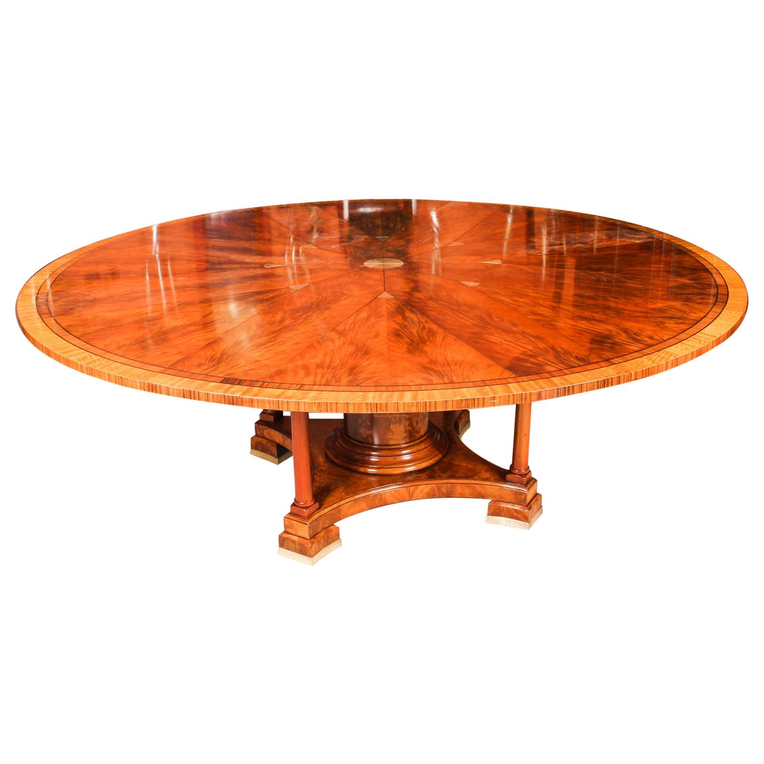 Antique Flame Mahogany Jupe Dining Table, Early 20th Century