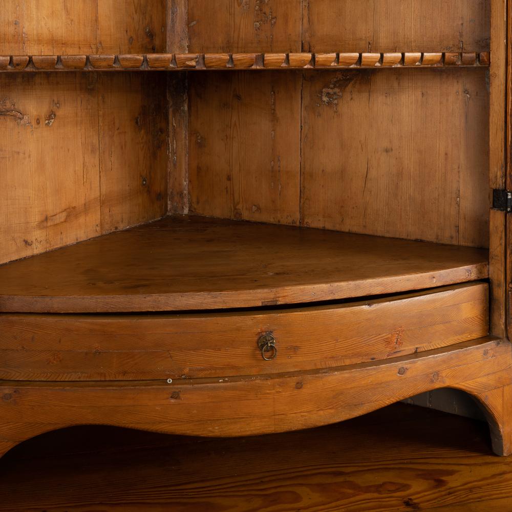 Antique Pine Corner Cabinet Cupboard, Sweden, circa 1820-1840 2