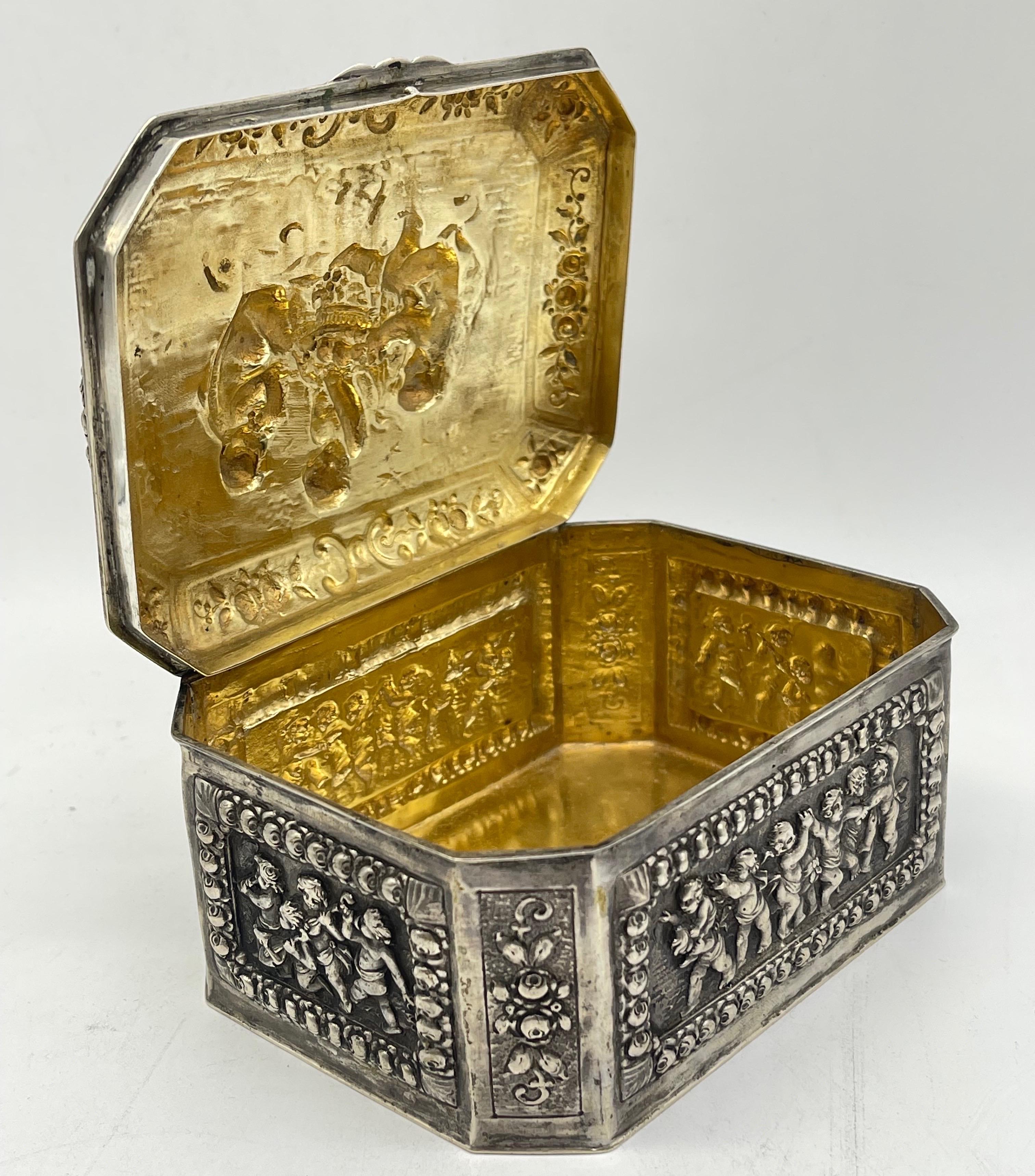 Antike 800er Silber Bonboniere-Schachtel mit Zuckerdeckel Christoph Widmann, Deutschland, vergoldet im Angebot 14